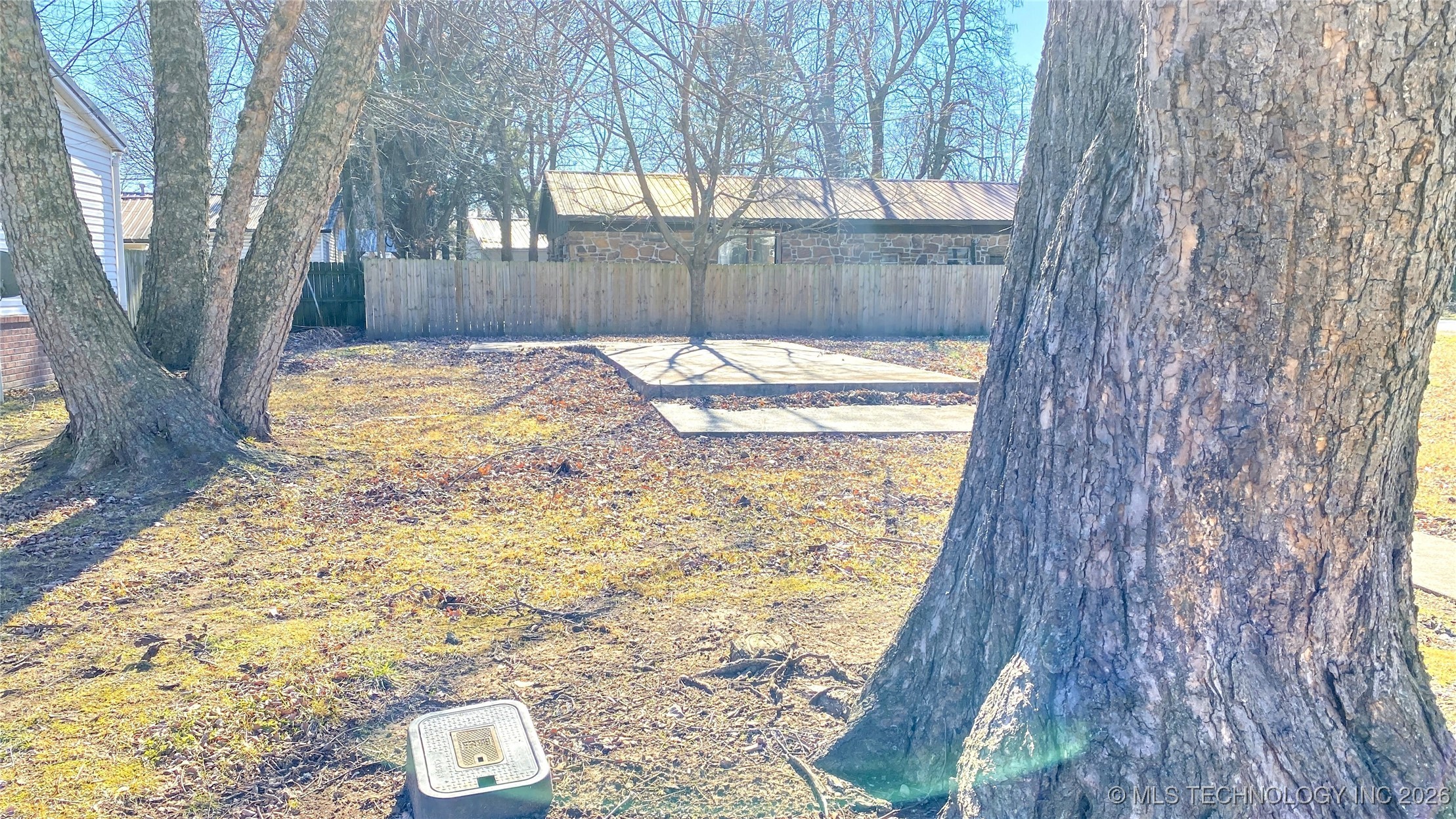 320 W Maple Street Property Photo 3