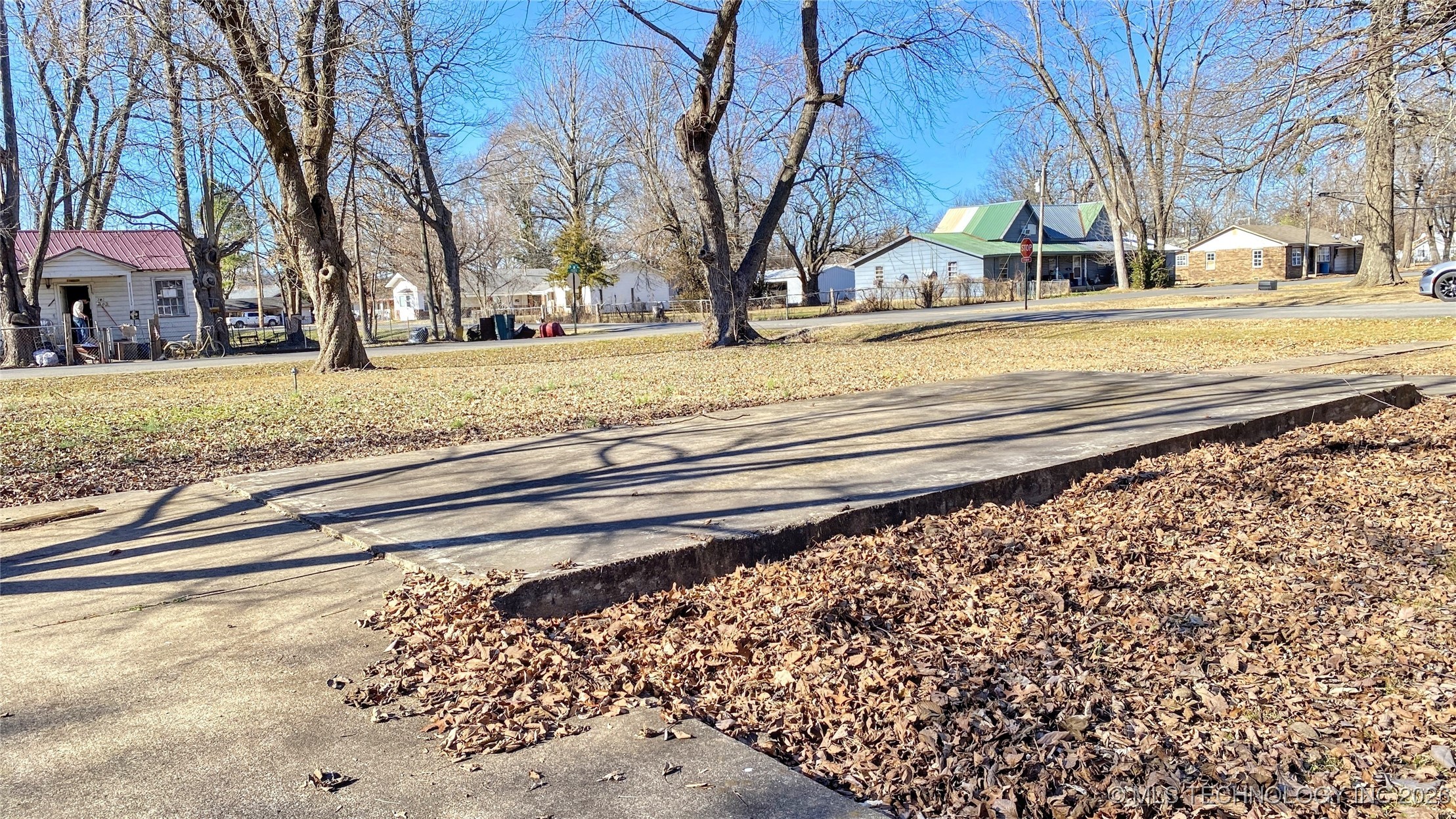 320 W Maple Street Property Photo 4