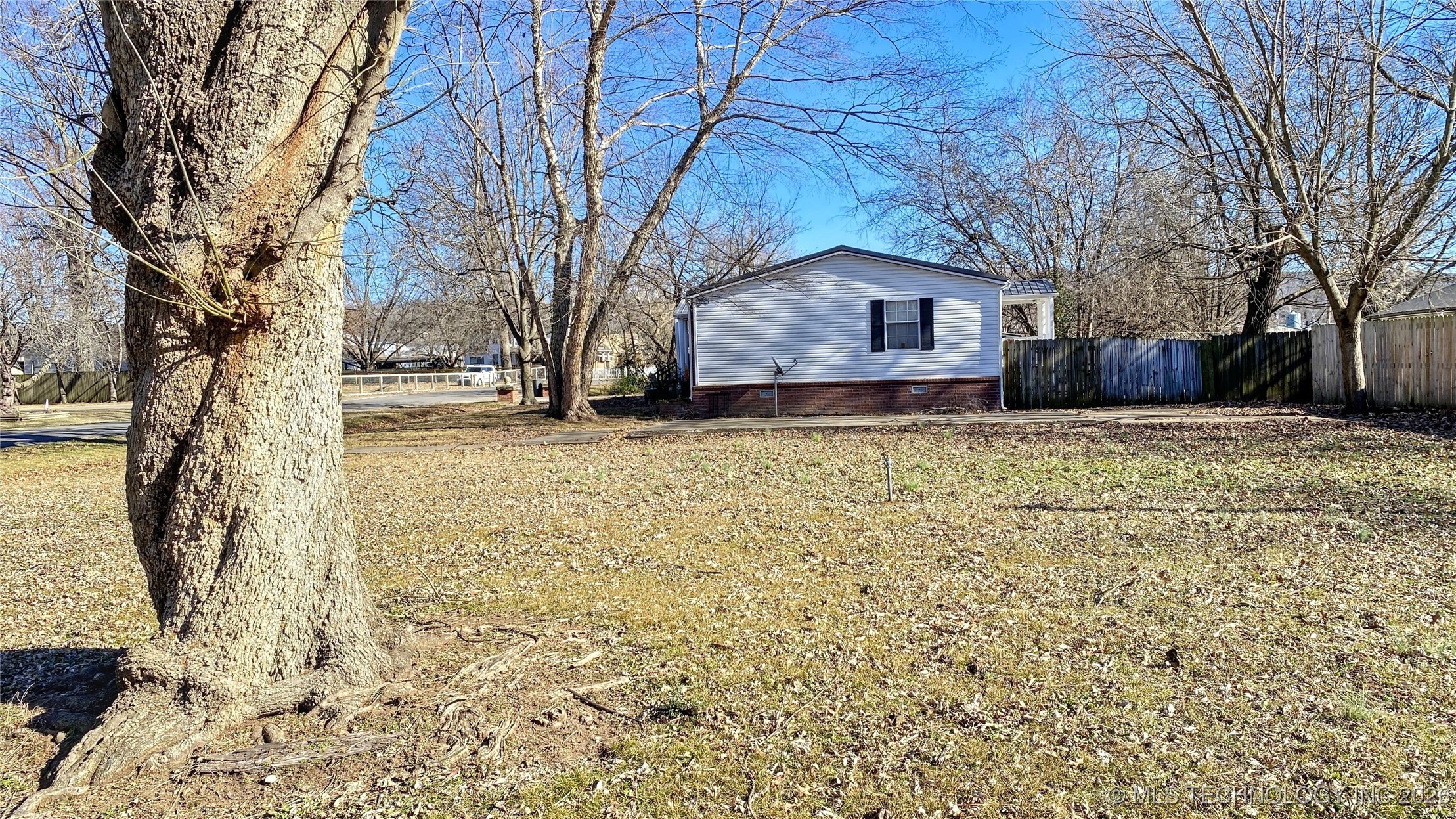 320 W Maple Street Property Photo 6