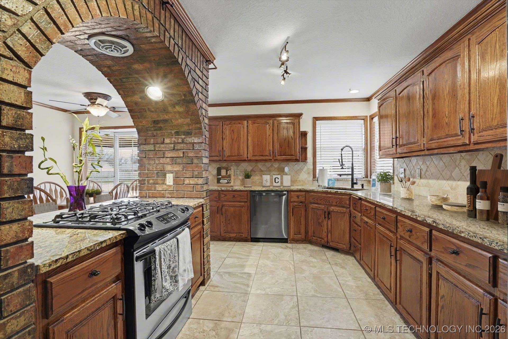 7918 N 156th East Avenue Property Photo 12