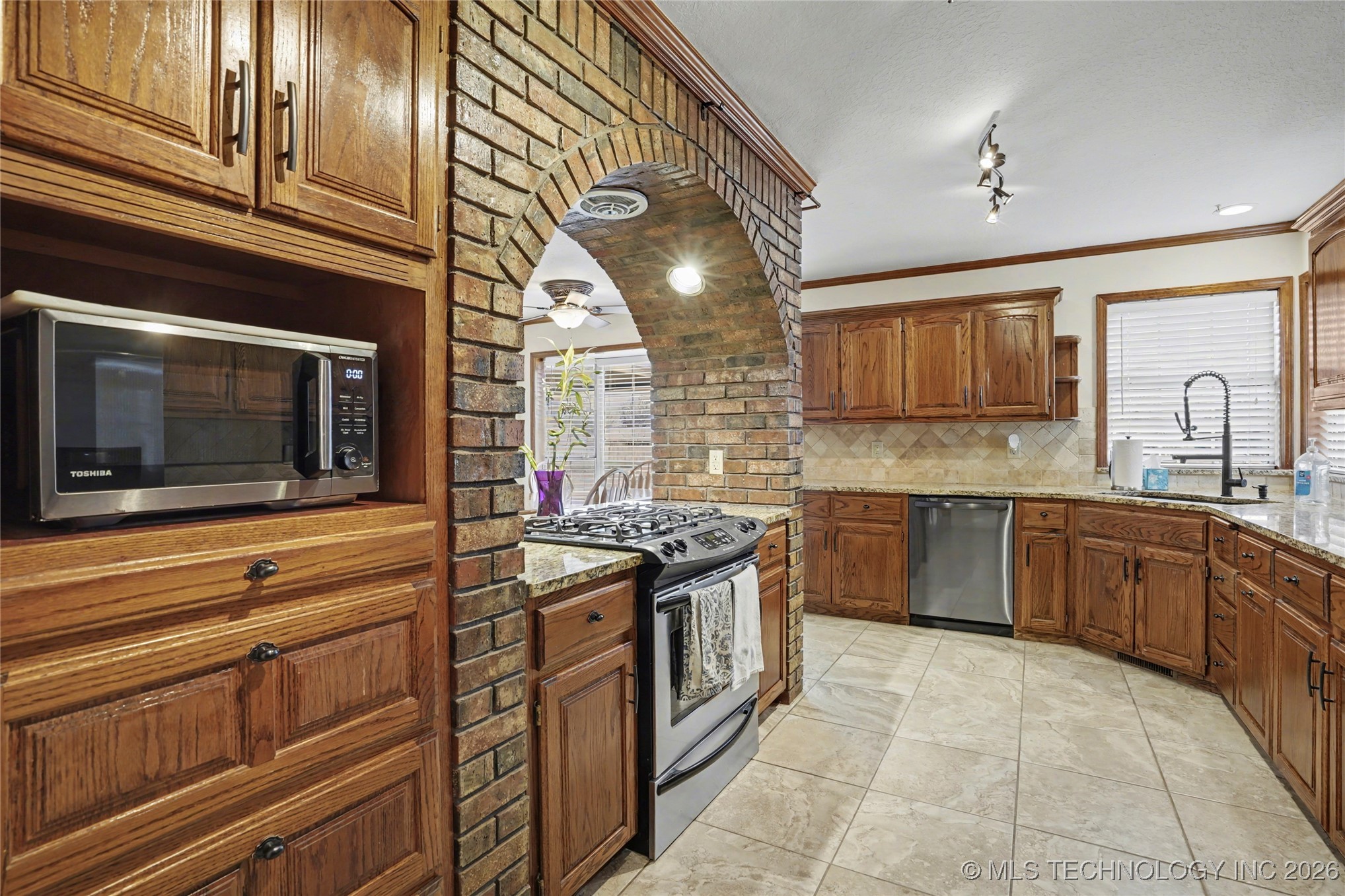 7918 N 156th East Avenue Property Photo 13