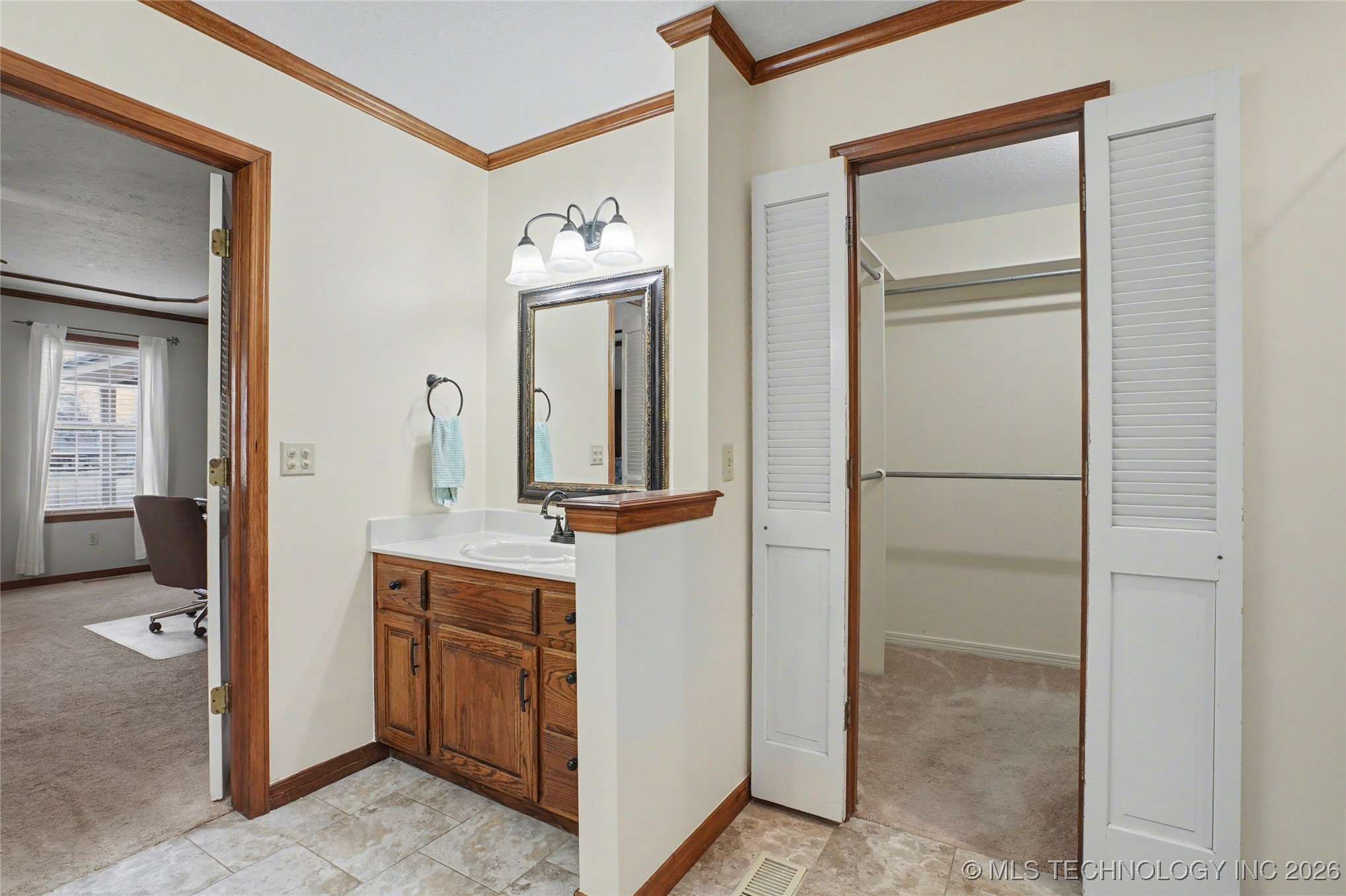 7918 N 156th East Avenue Property Photo 20