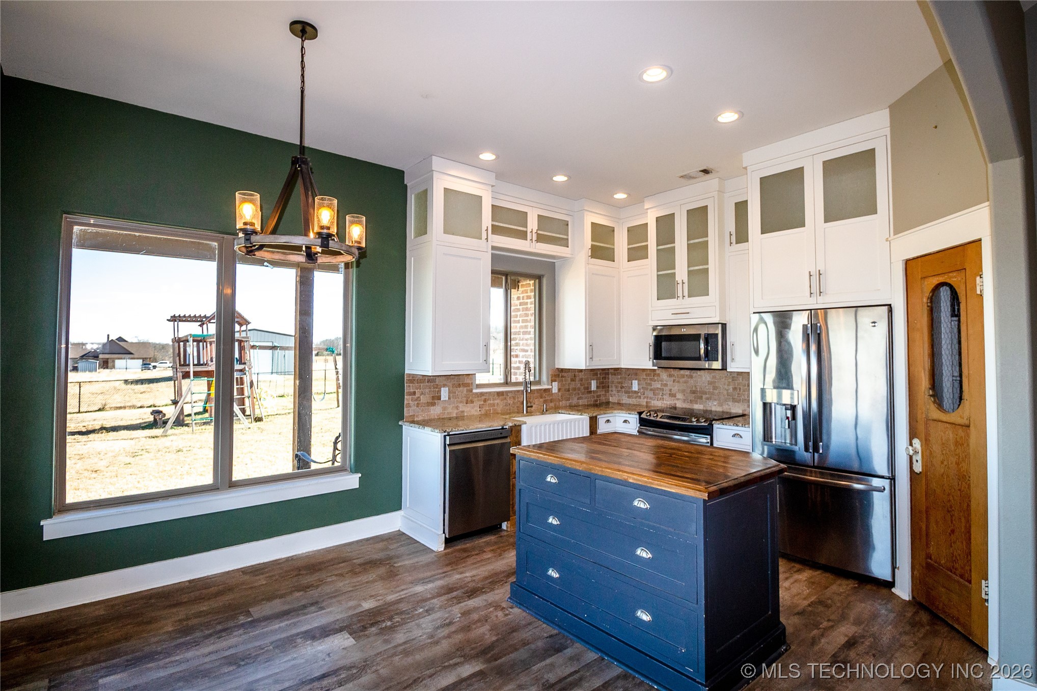 126 Lobo Property Photo 4