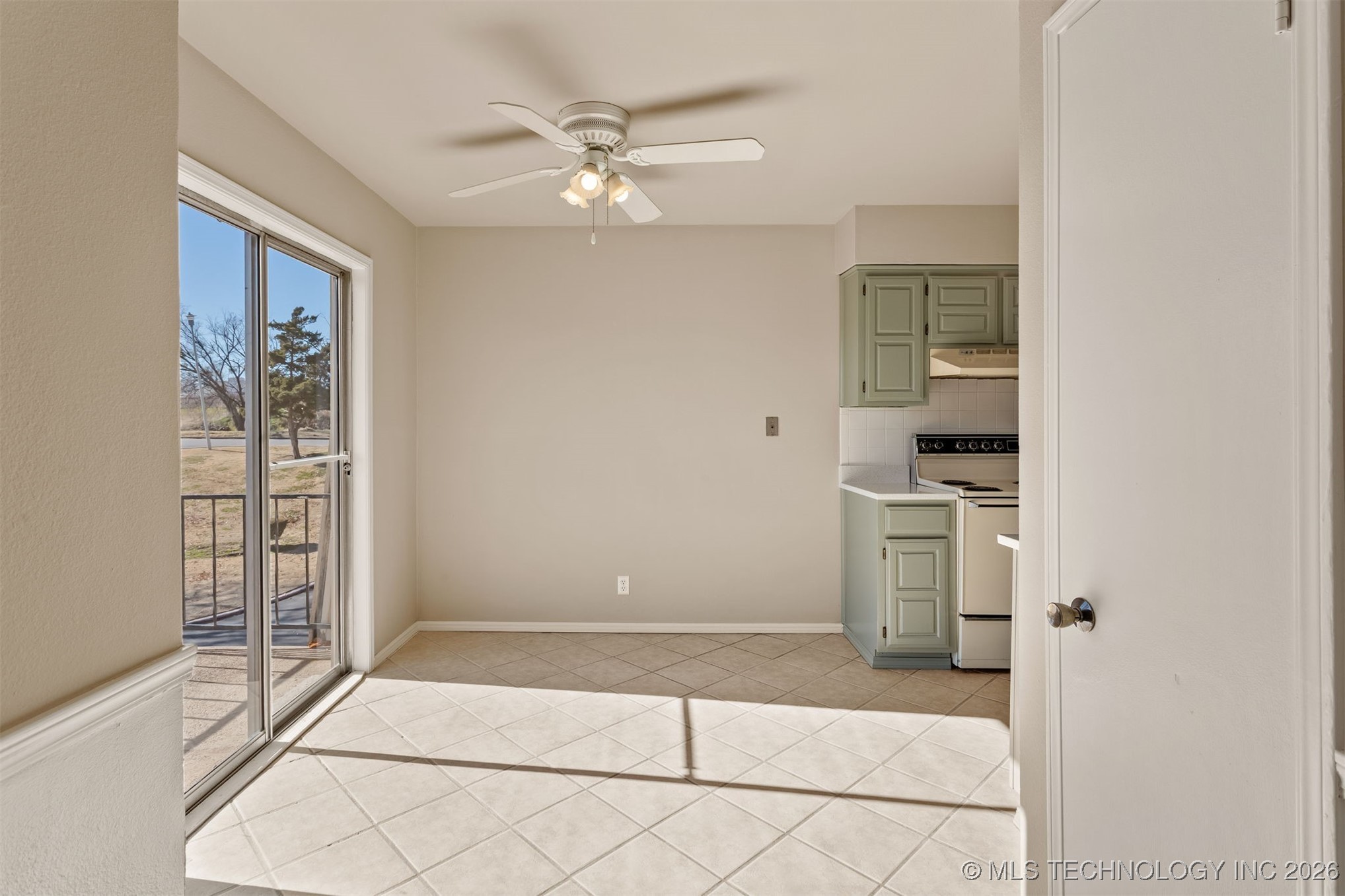 4303 E 68th Street 628 Property Photo 14