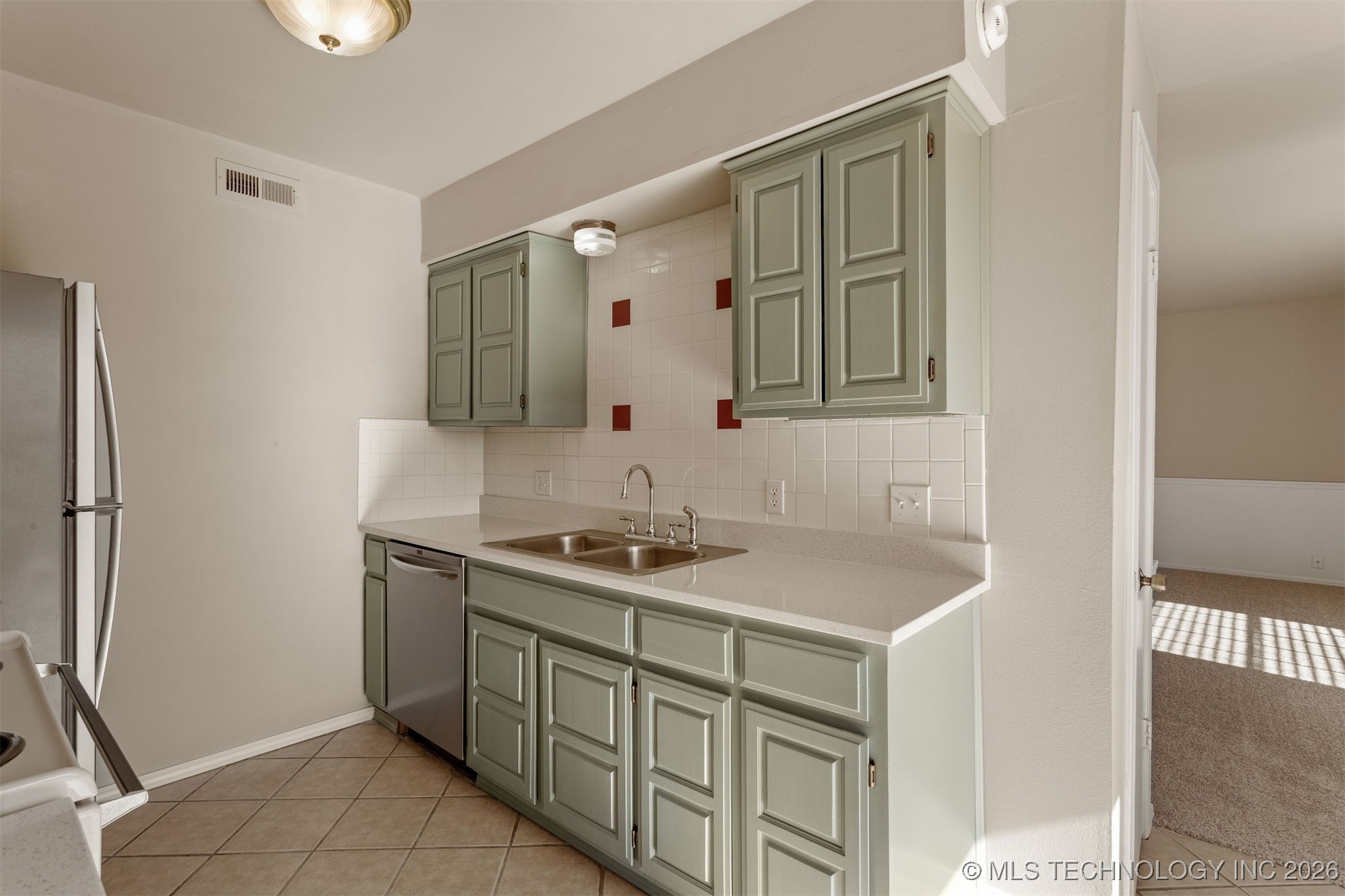 4303 E 68th Street 628 Property Photo 16