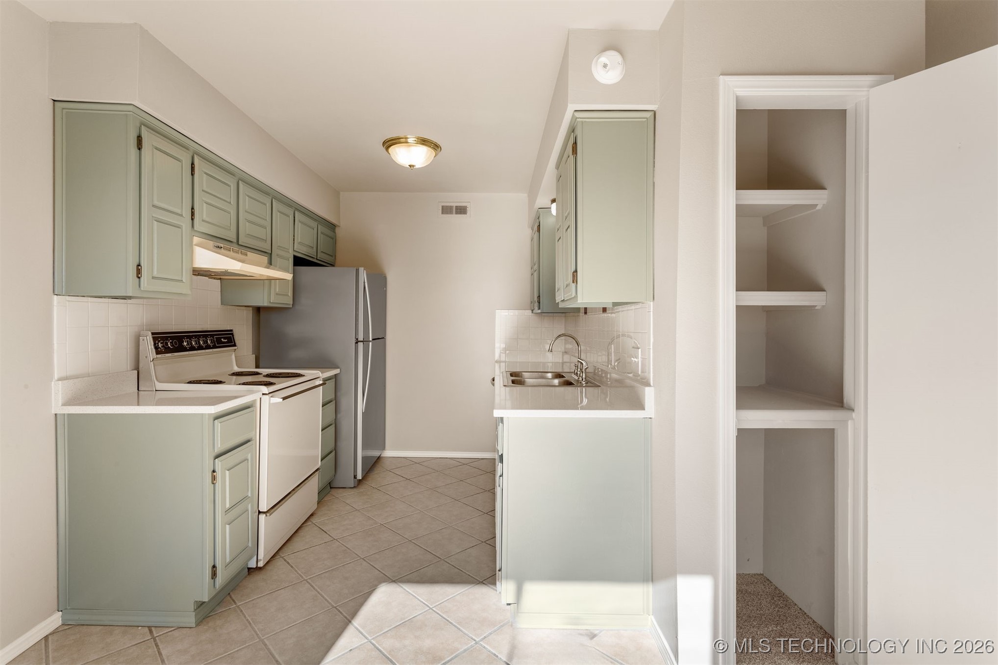 4303 E 68th Street 628 Property Photo 22