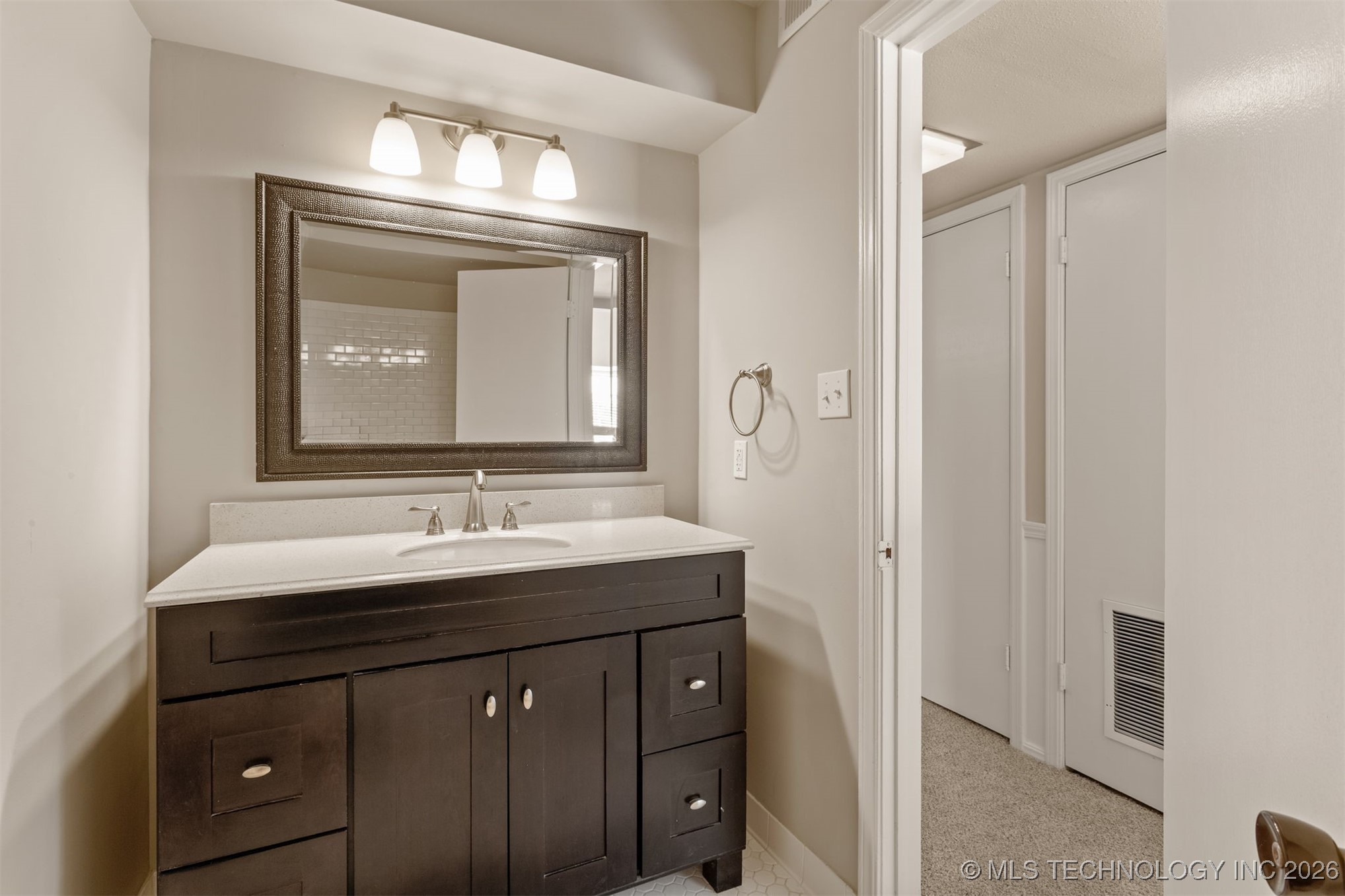 4303 E 68th Street 628 Property Photo 32