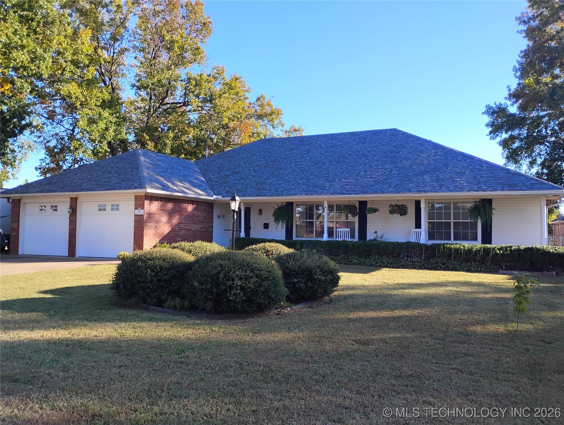 620 Grove Crest Road Property Photo 1