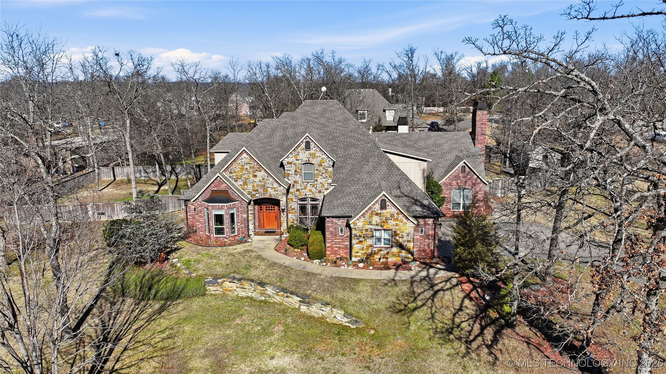 18810 Timberlake Drive Property Photo 3