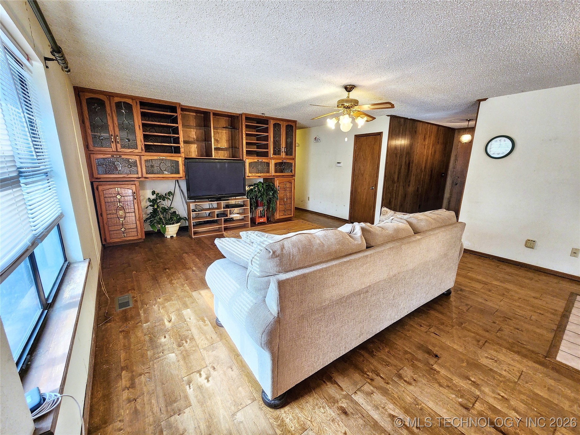 606 Jeffery Street Property Photo 8