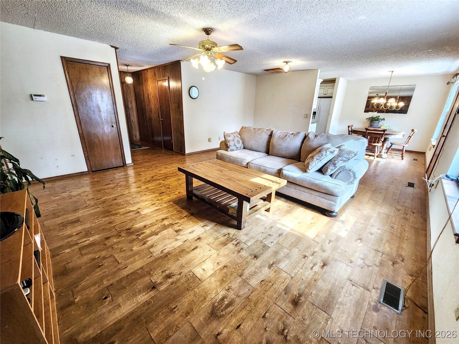 606 Jeffery Street Property Photo 11