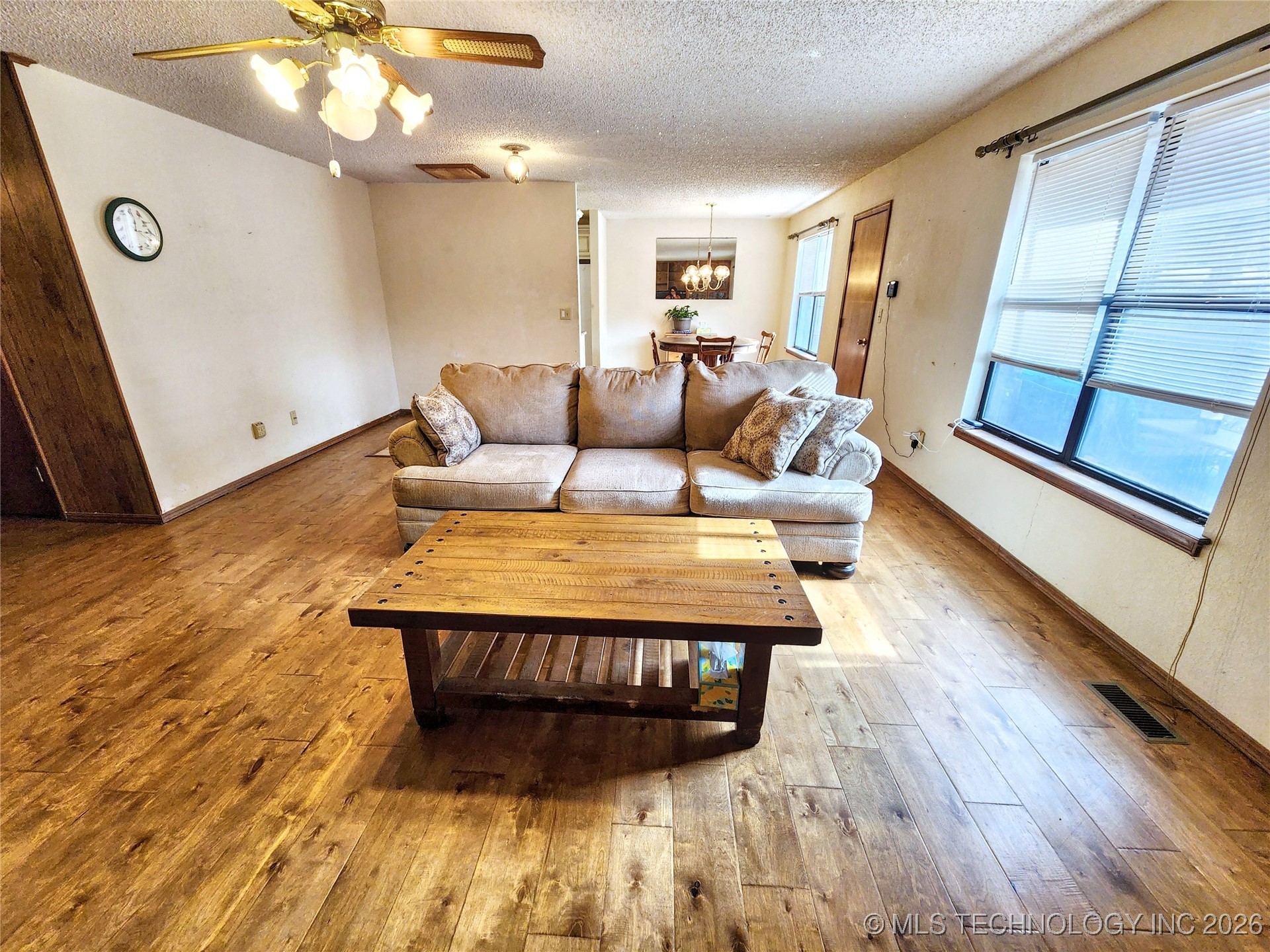 606 Jeffery Street Property Photo 12