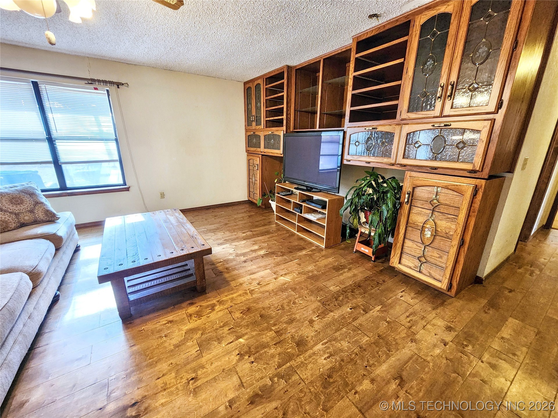 606 Jeffery Street Property Photo 15