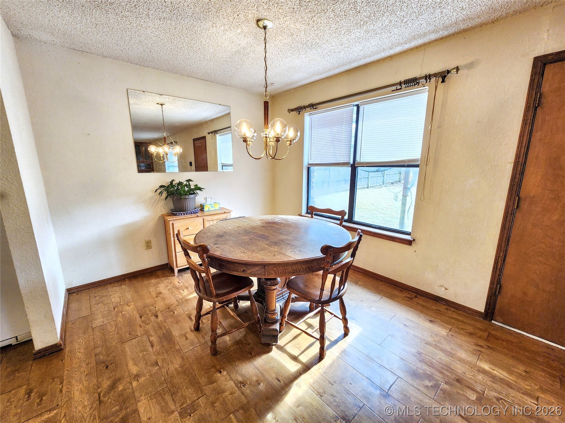 606 Jeffery Street Property Photo 20