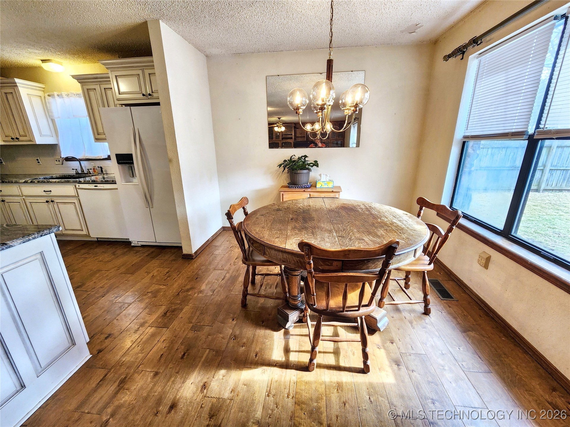 606 Jeffery Street Property Photo 21