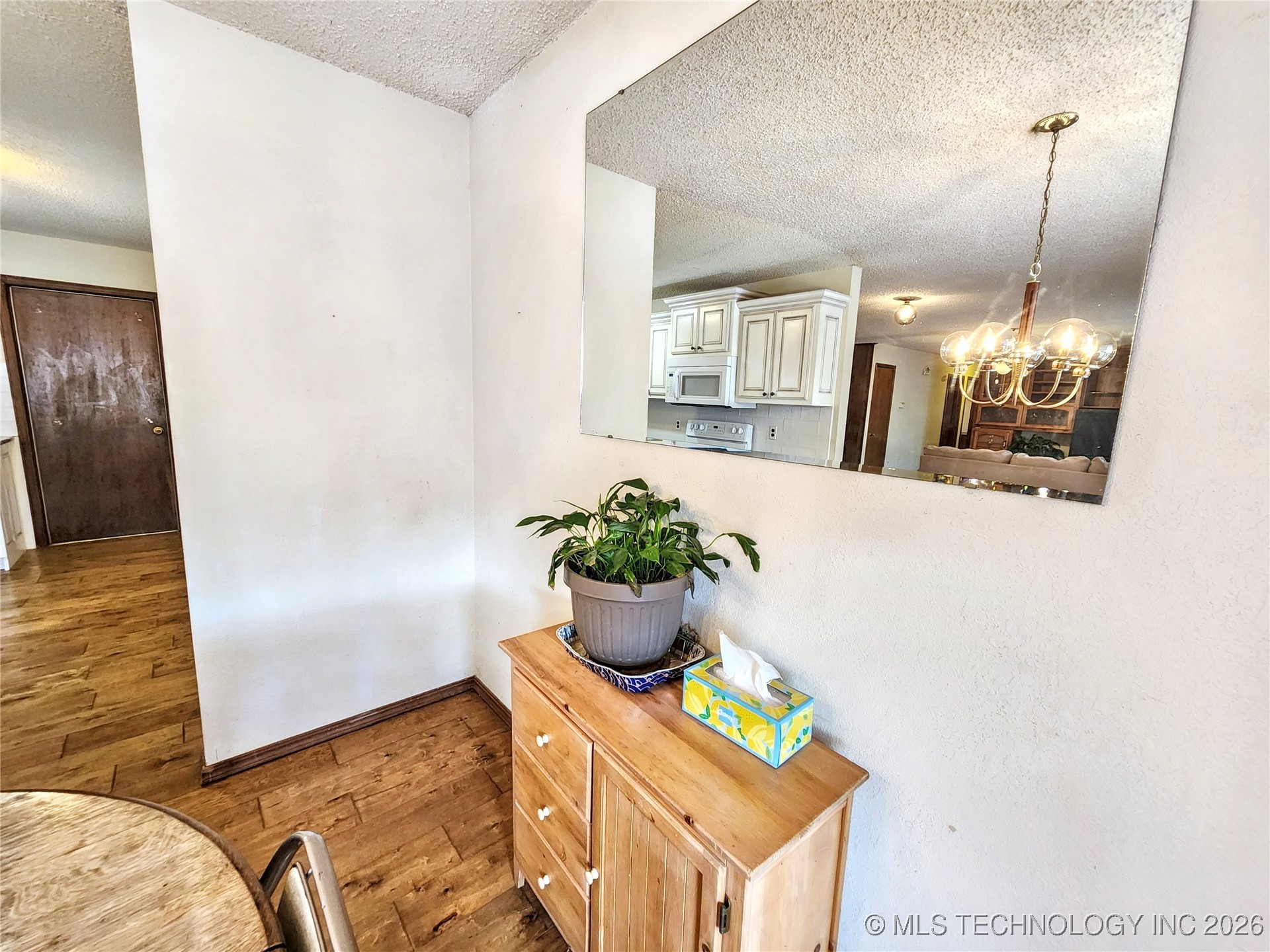 606 Jeffery Street Property Photo 24