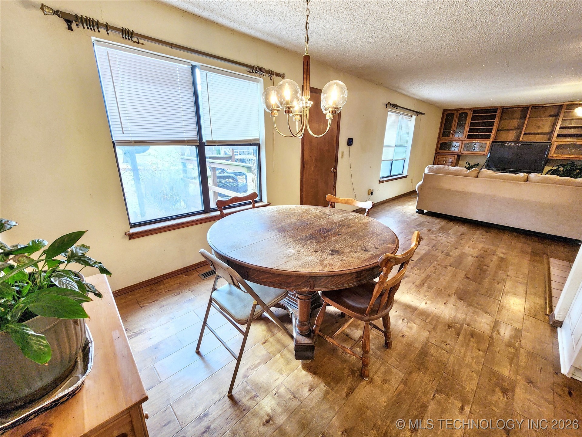 606 Jeffery Street Property Photo 25