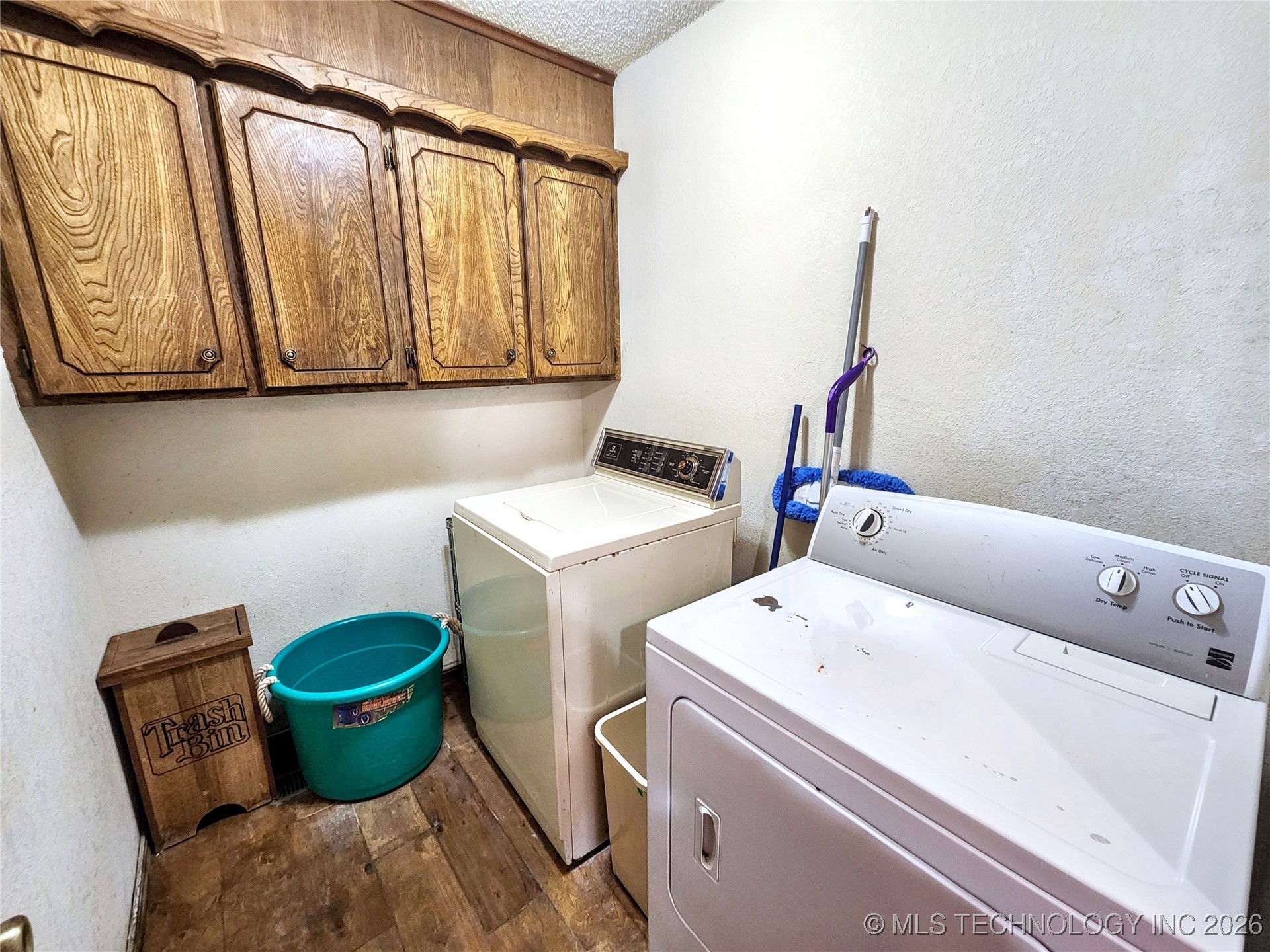 606 Jeffery Street Property Photo 36