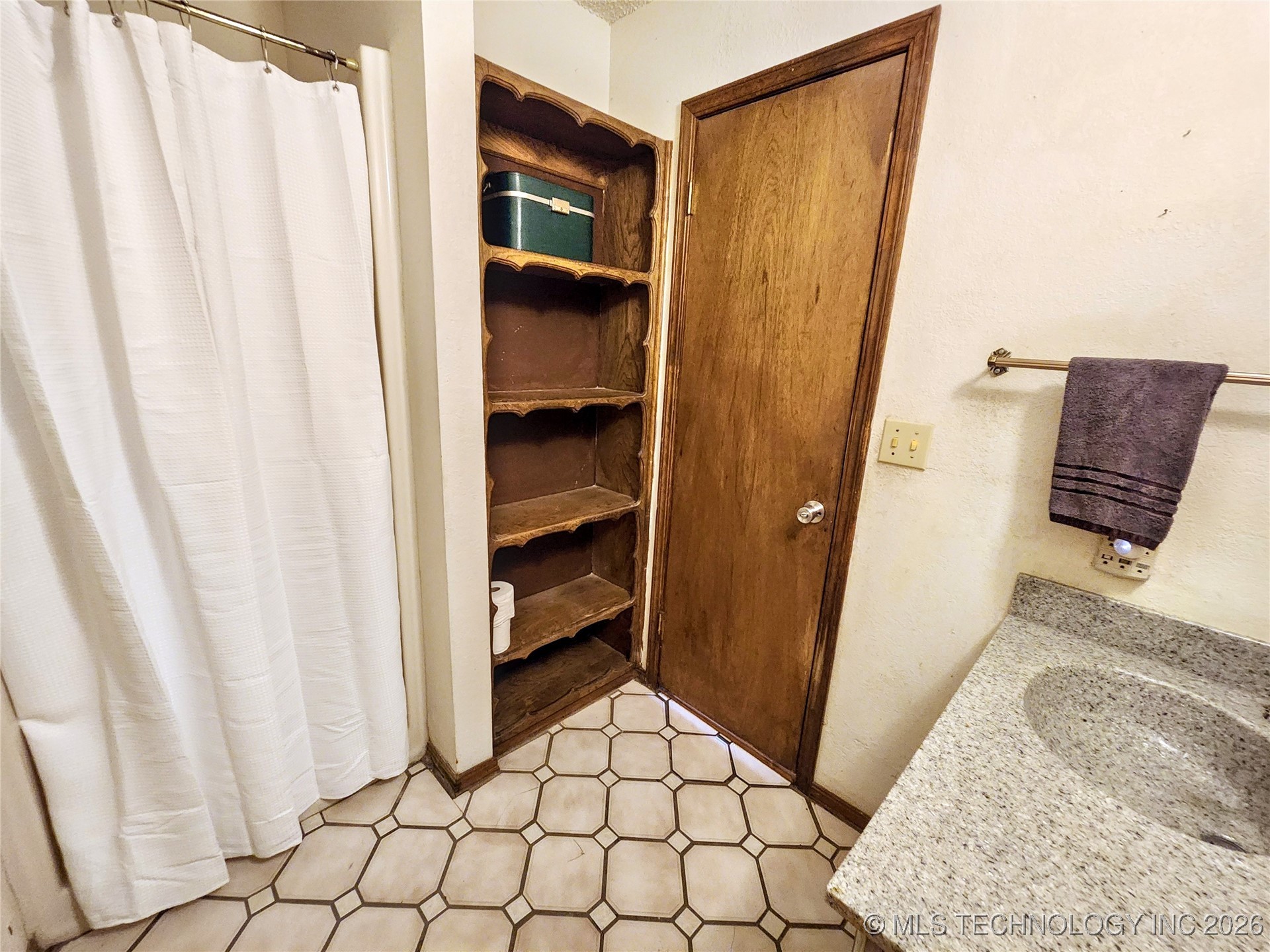 606 Jeffery Street Property Photo 46