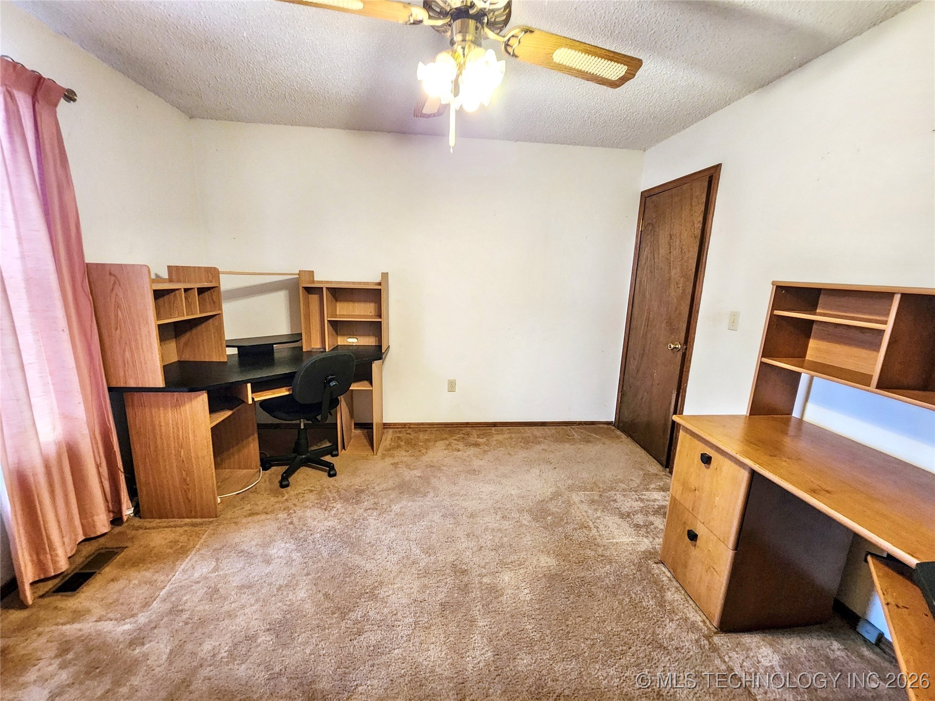 606 Jeffery Street Property Photo 52