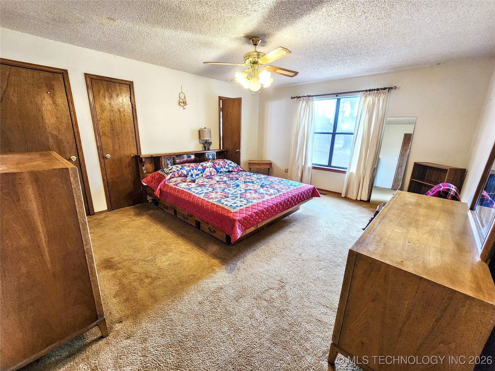 606 Jeffery Street Property Photo 55