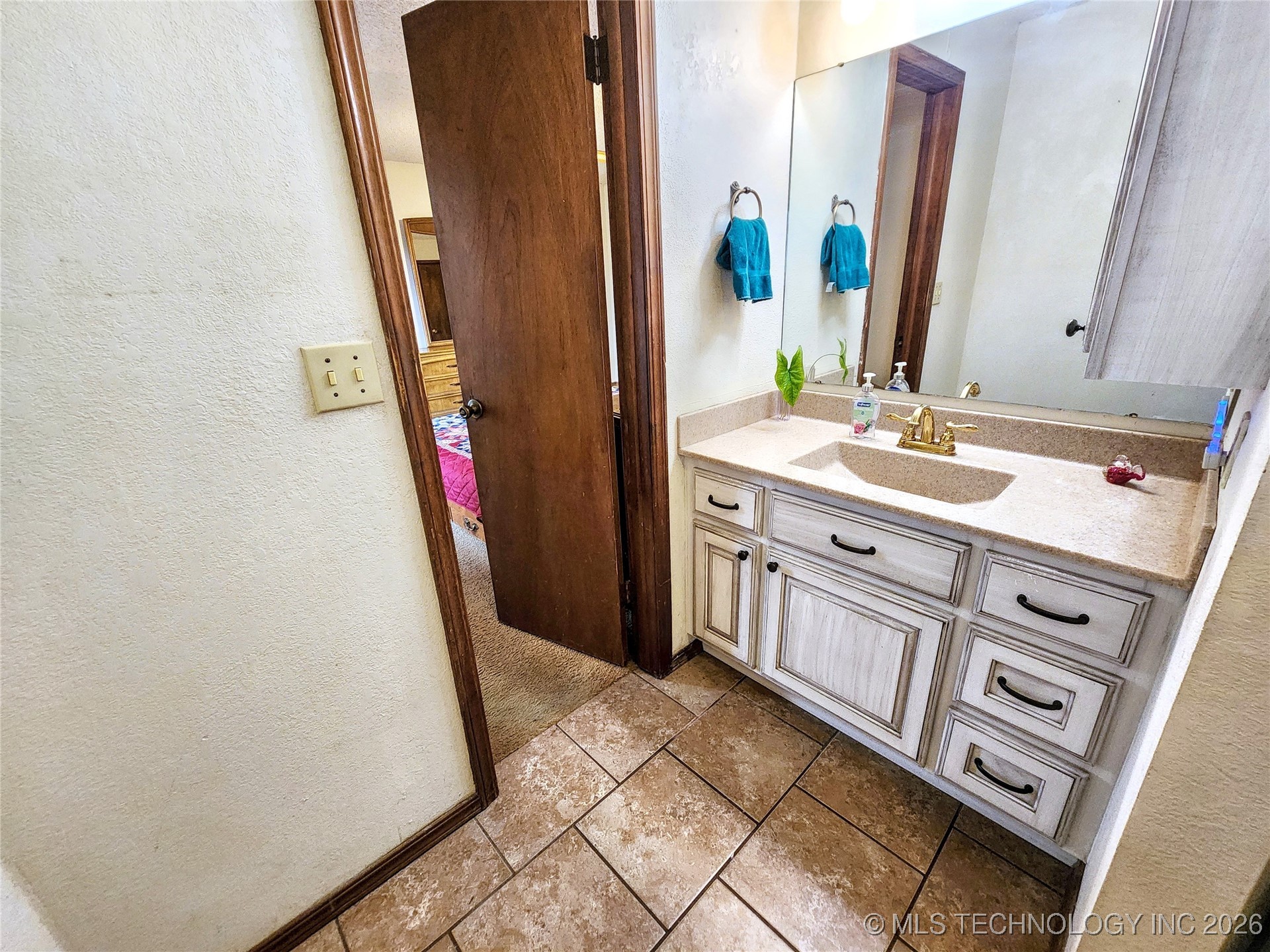 606 Jeffery Street Property Photo 62