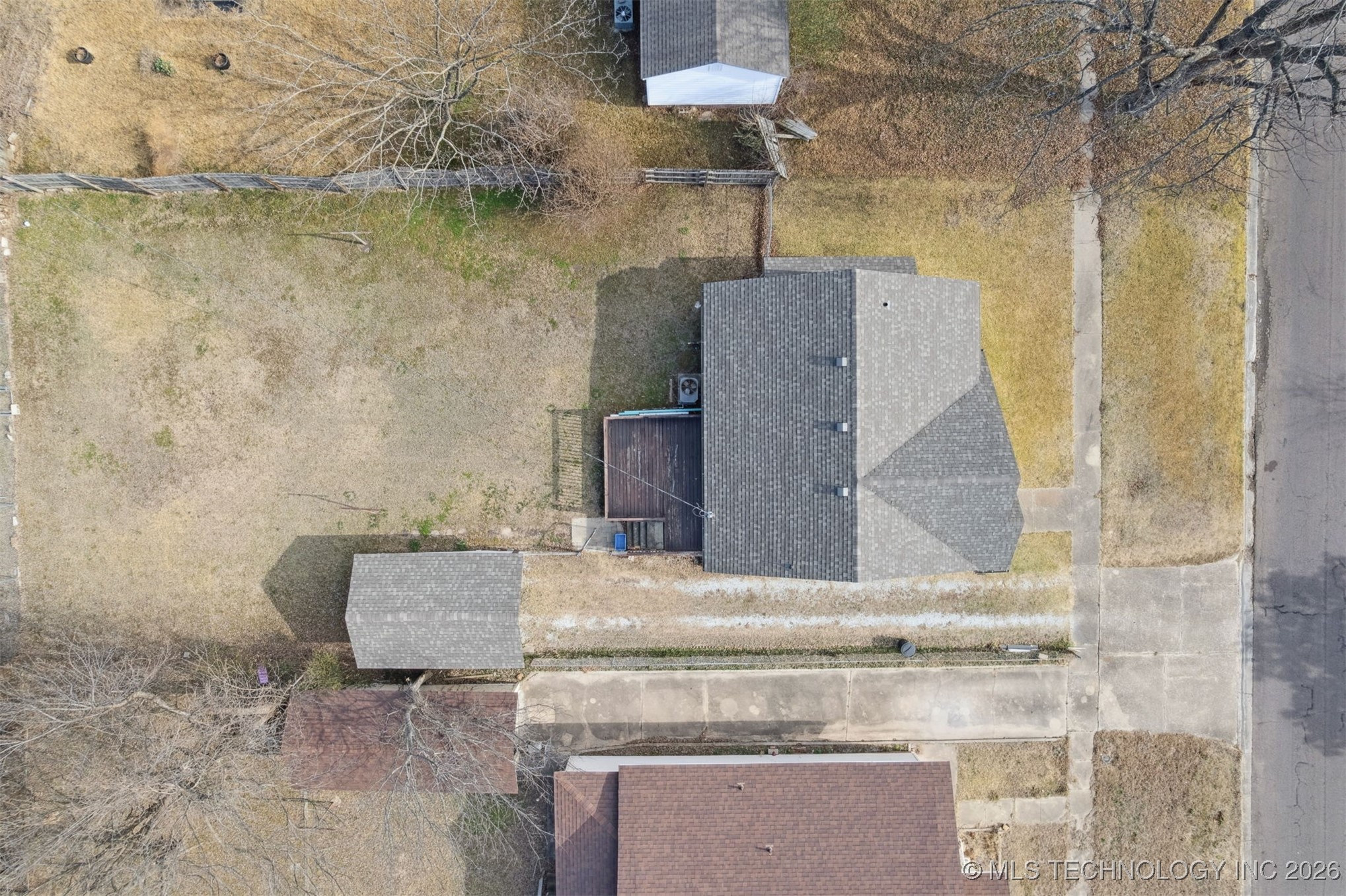 620 W 23rd Property Photo 5