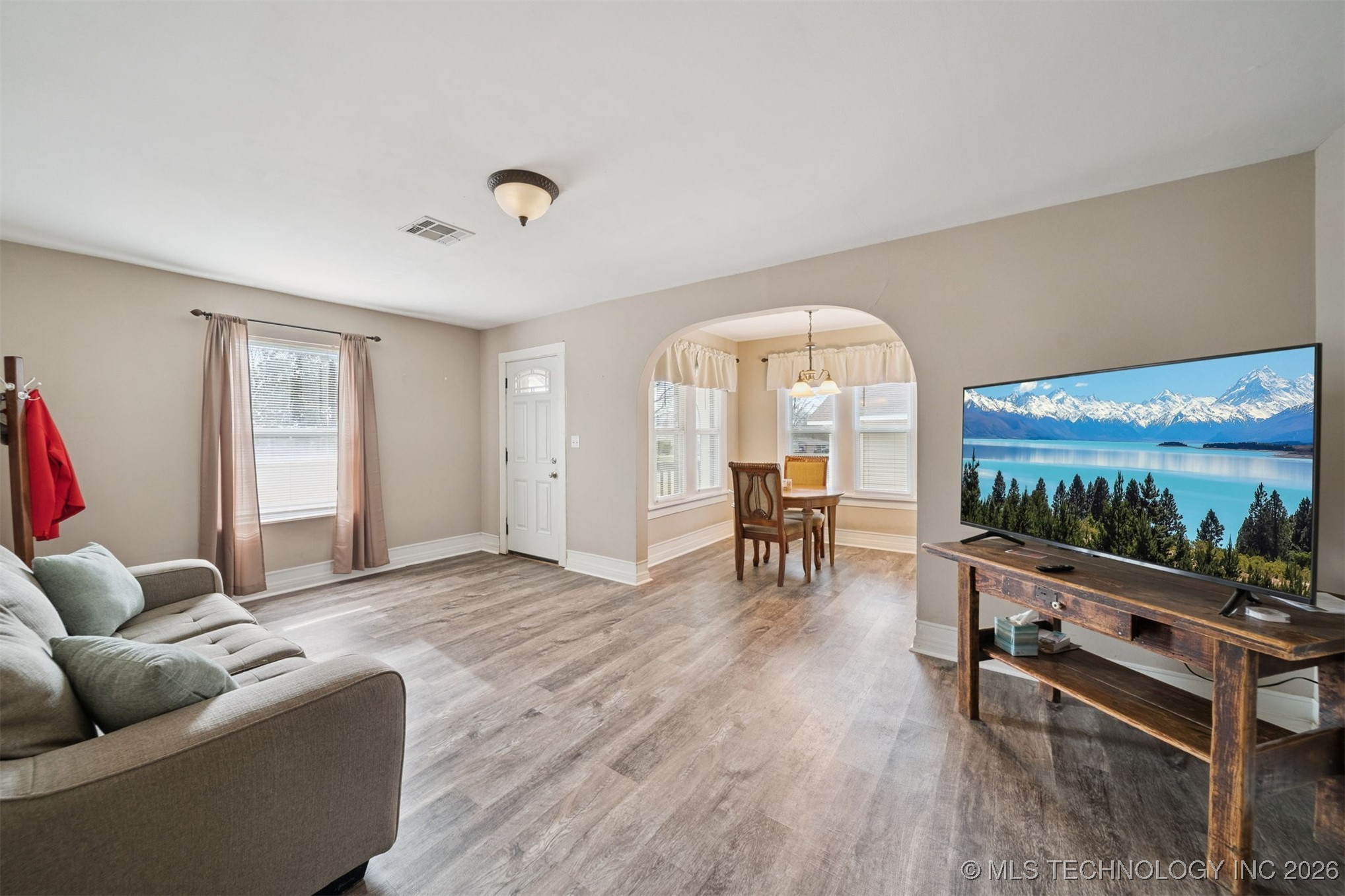 620 W 23rd Property Photo 9