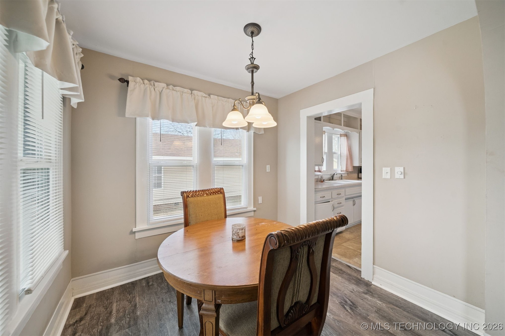 620 W 23rd Property Photo 12