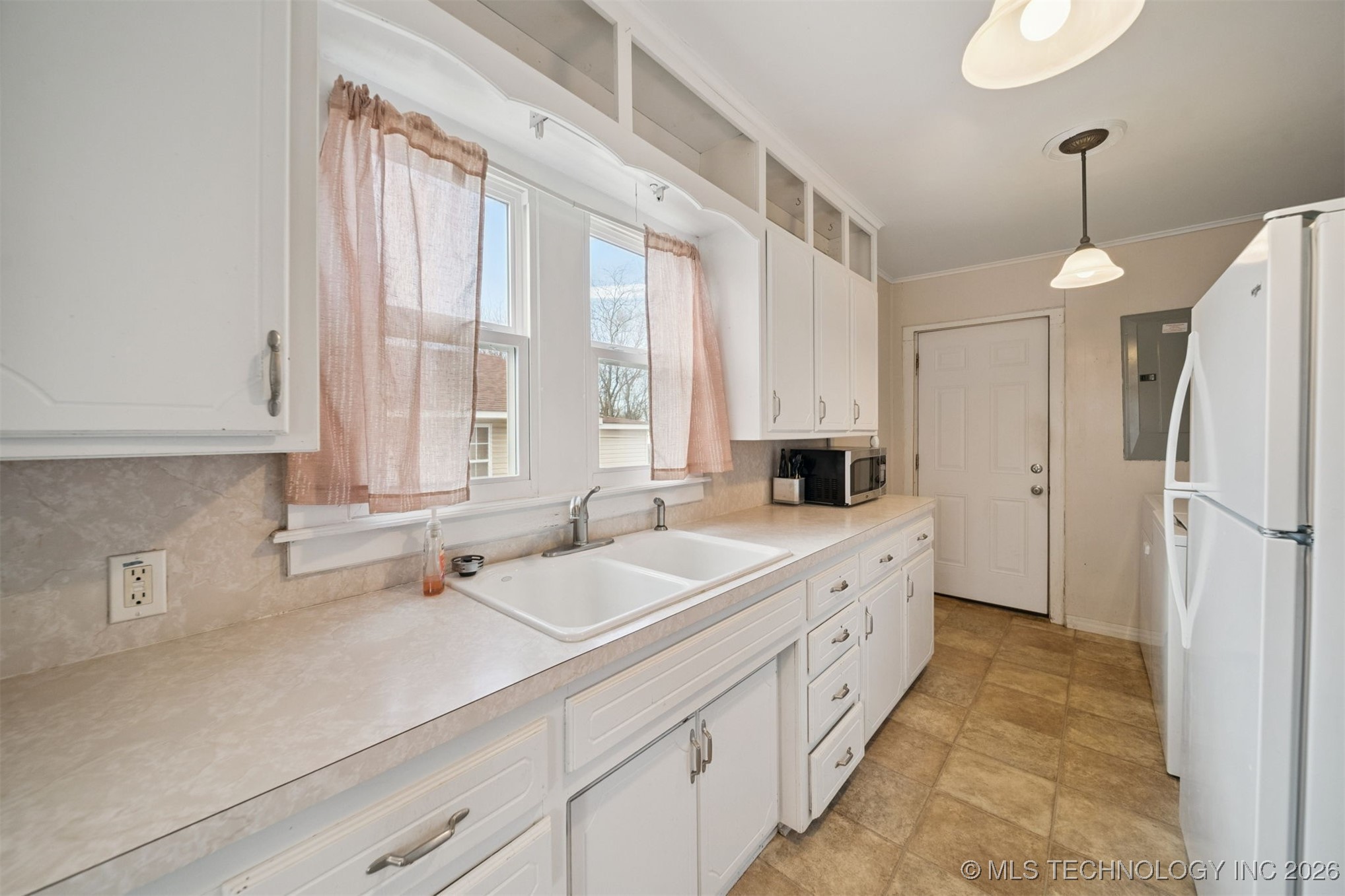 620 W 23rd Property Photo 13