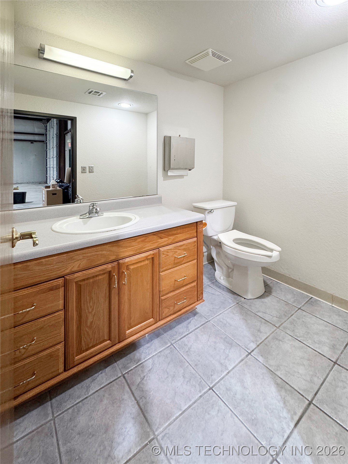 2005 N Willow Avenue Property Photo 14