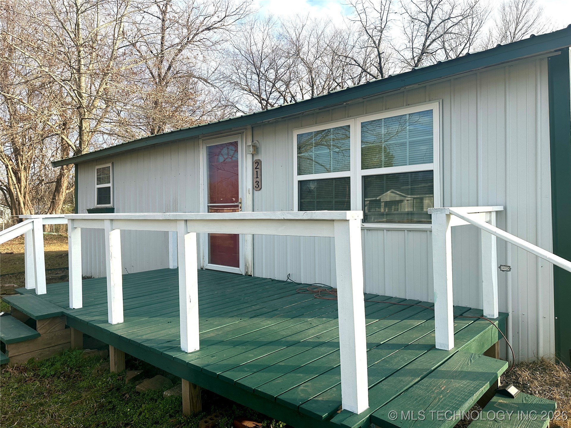 213 E 5th Property Photo 1