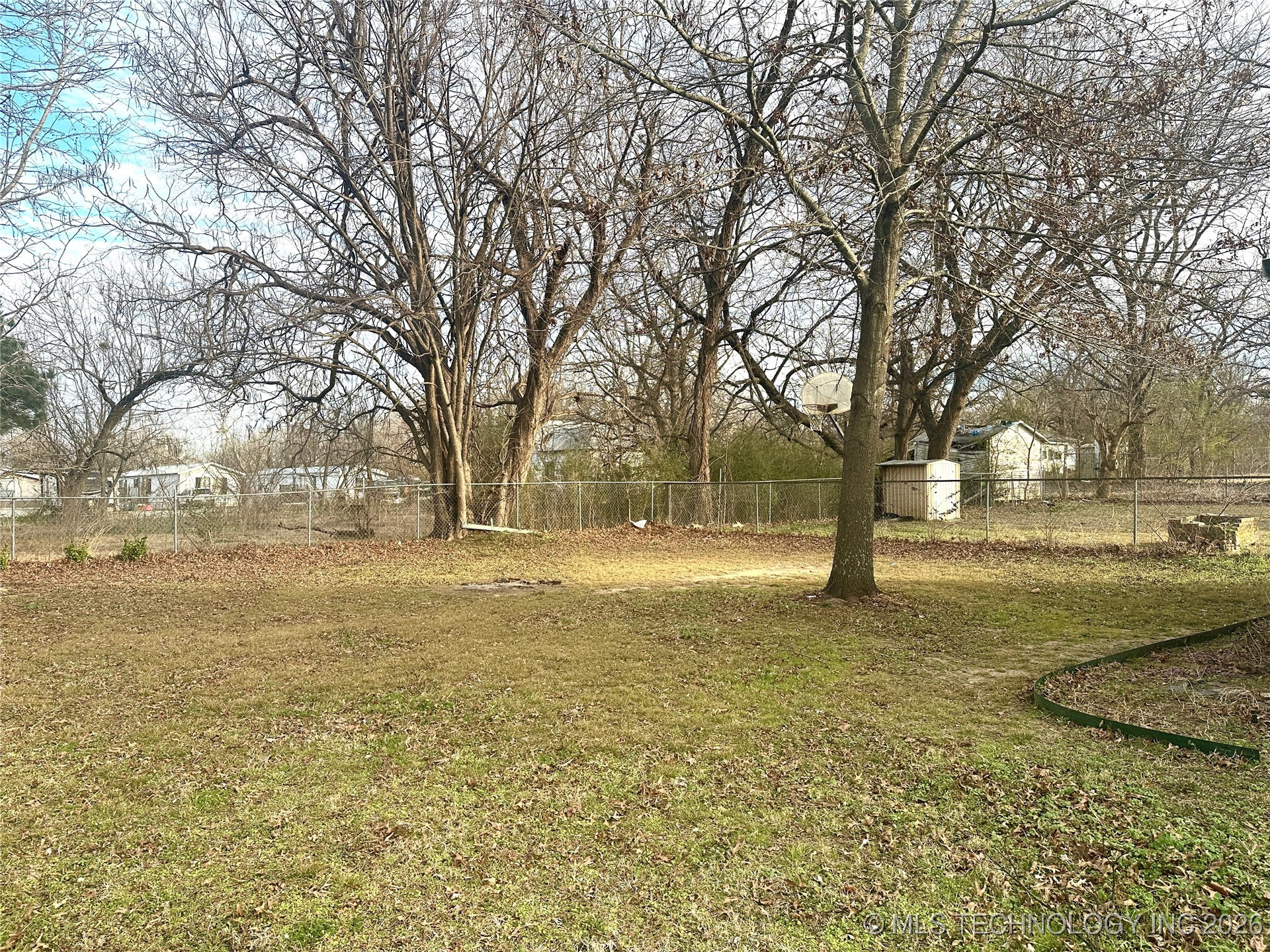 213 E 5th Property Photo 4