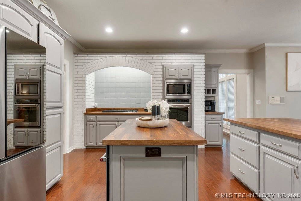 8766 Haskell Drive Property Photo 13