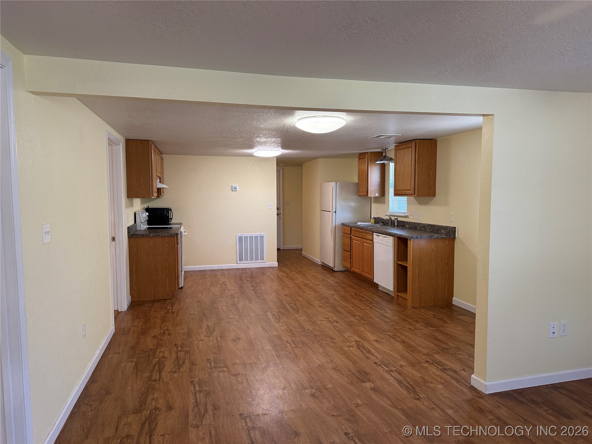 415 S 12 Street Property Photo 6