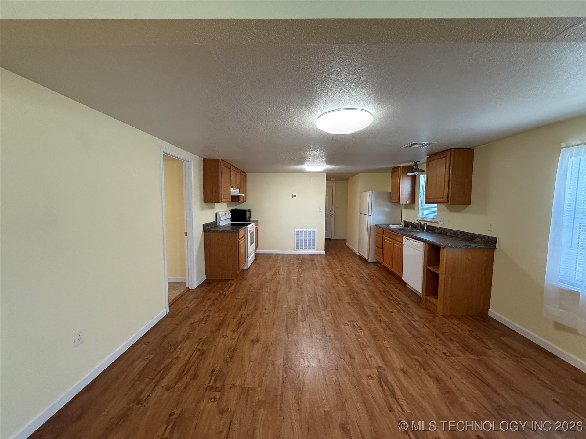 415 S 12 Street Property Photo 9