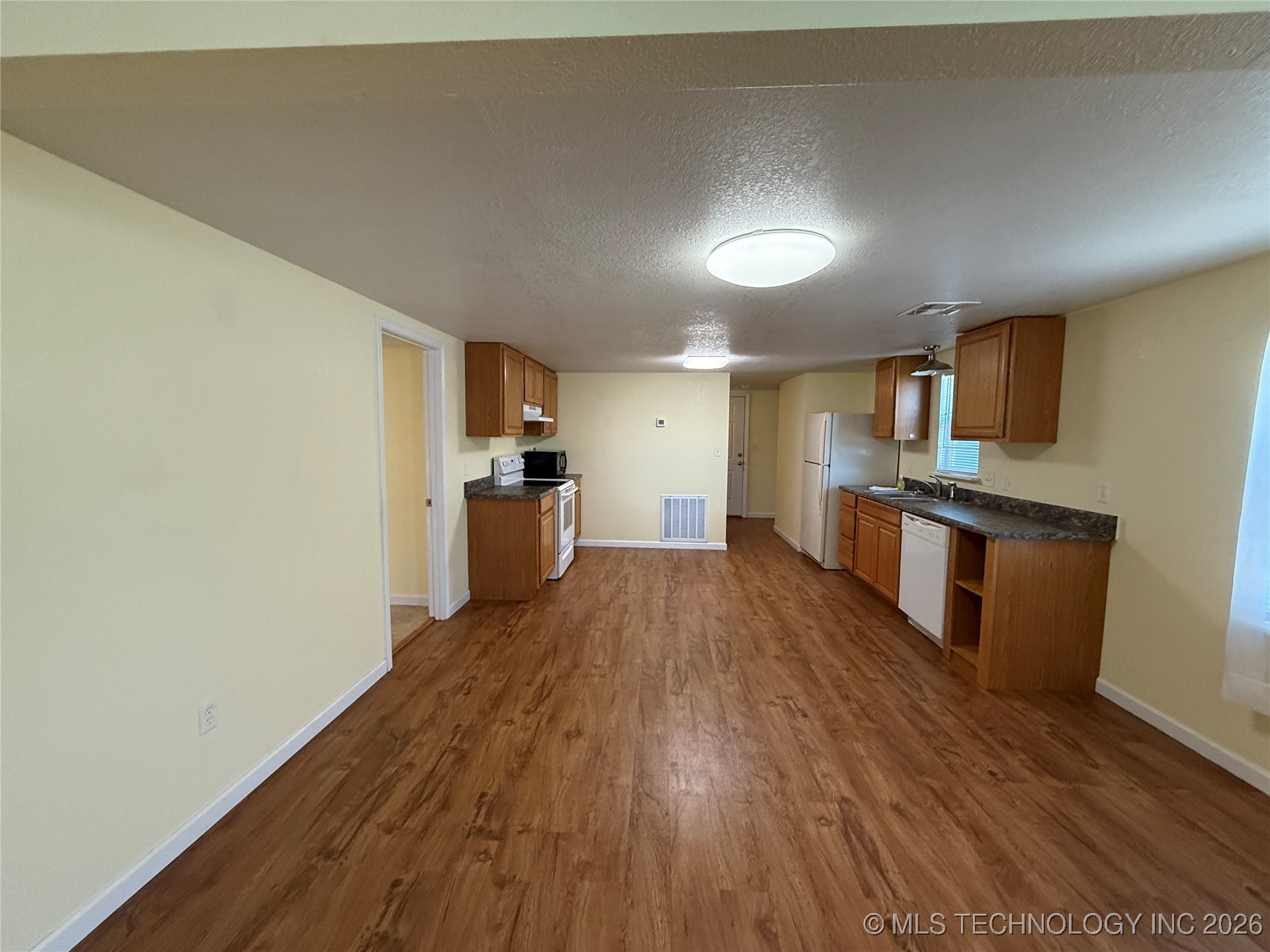 415 S 12 Street Property Photo 11