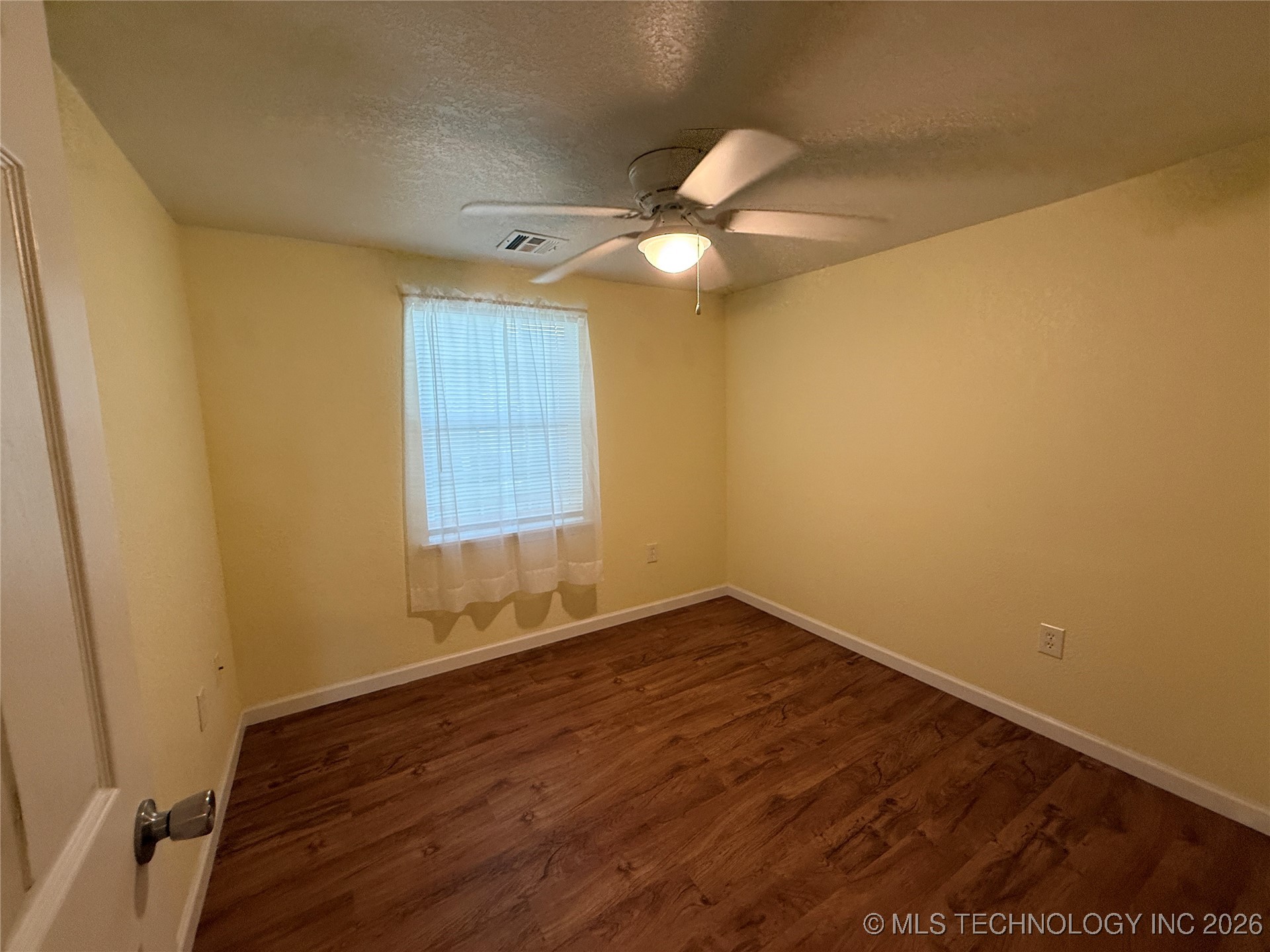 415 S 12 Street Property Photo 23