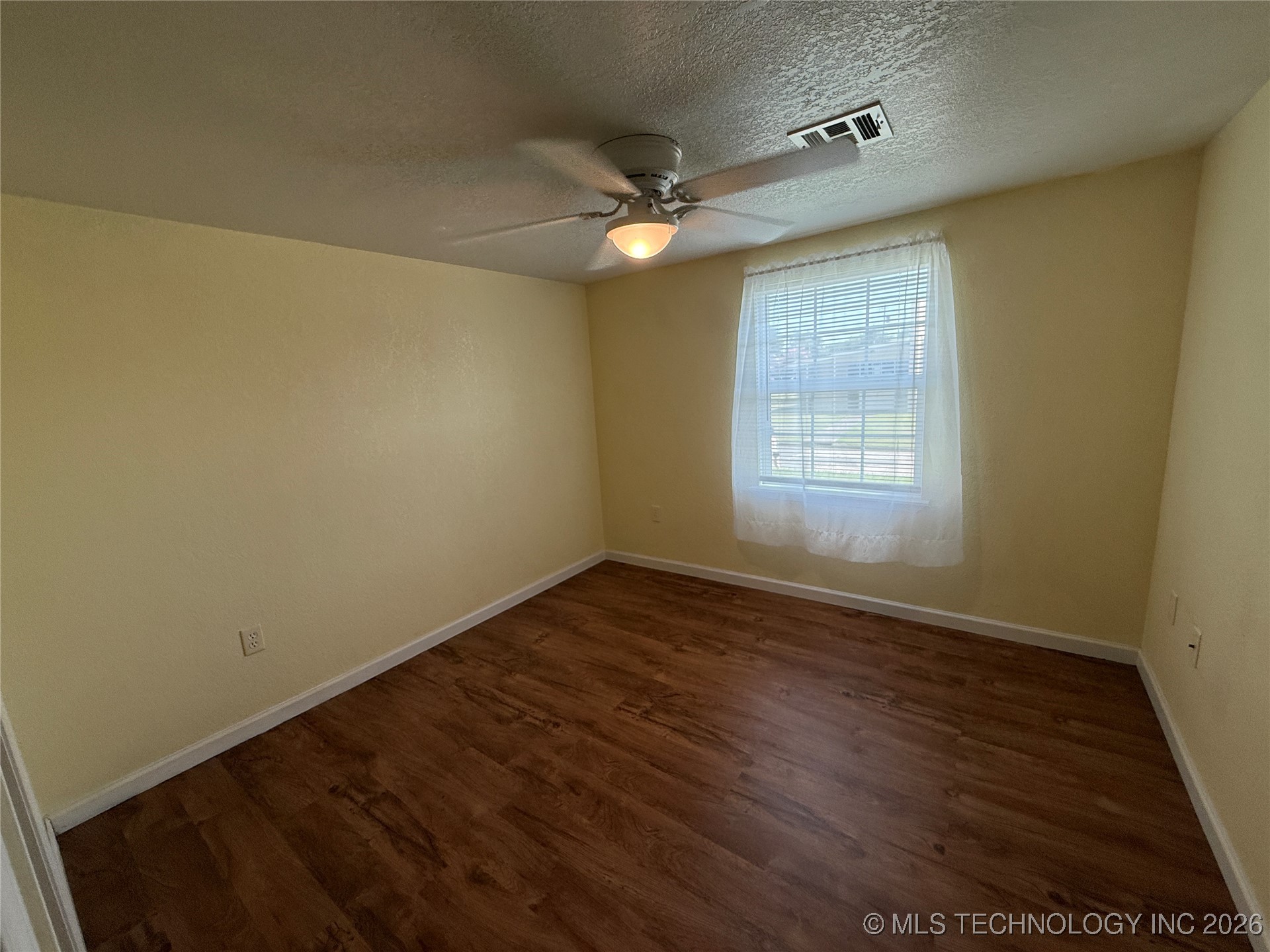 415 S 12 Street Property Photo 25