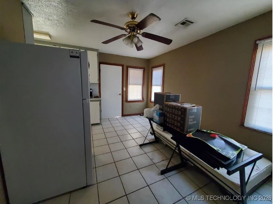 1012 S Knoblock Street Property Photo 8