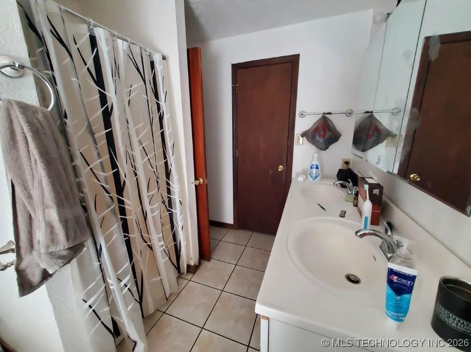 1012 S Knoblock Street Property Photo 10