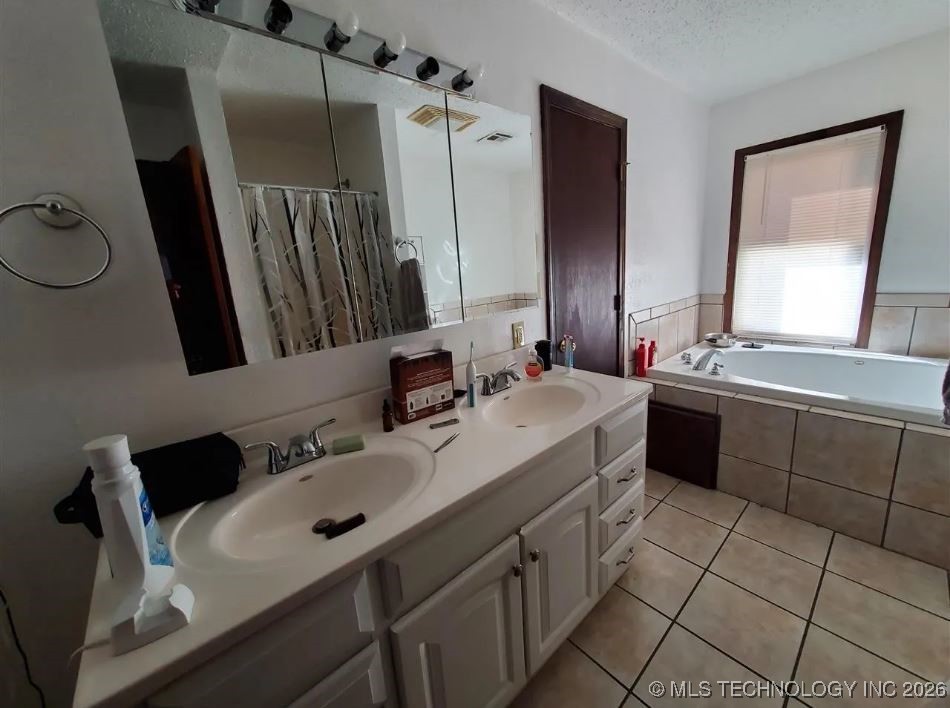 1012 S Knoblock Street Property Photo 11