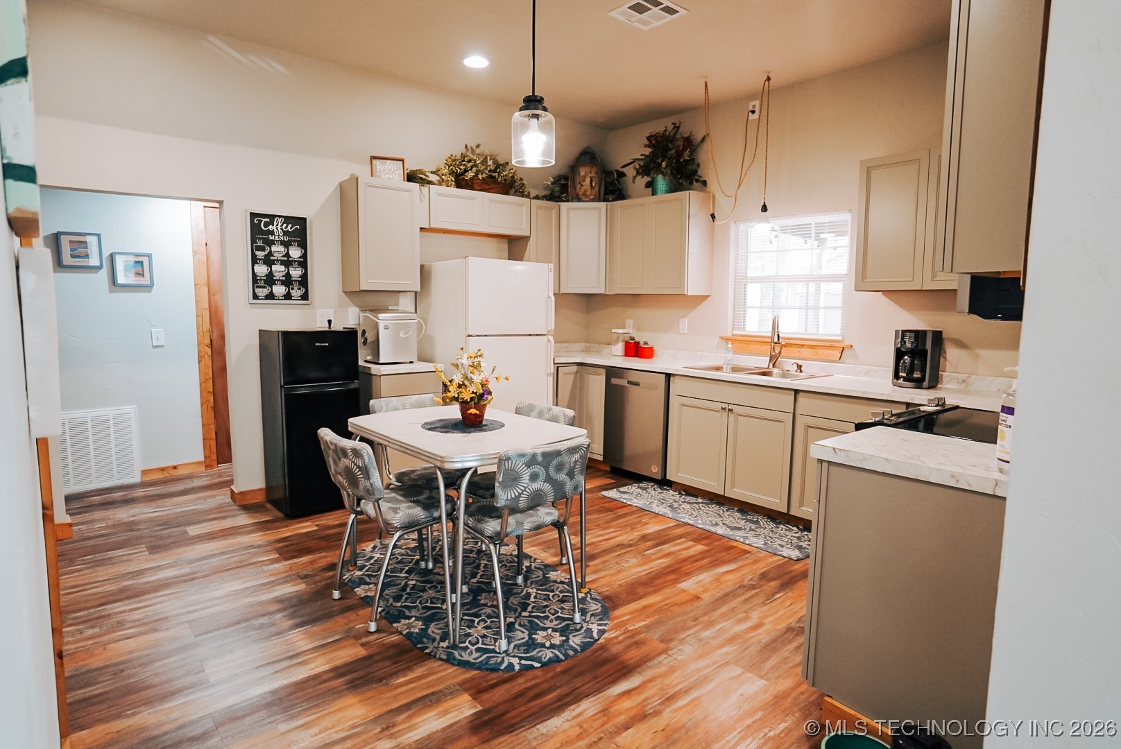 112535 S 4177 Property Photo 17