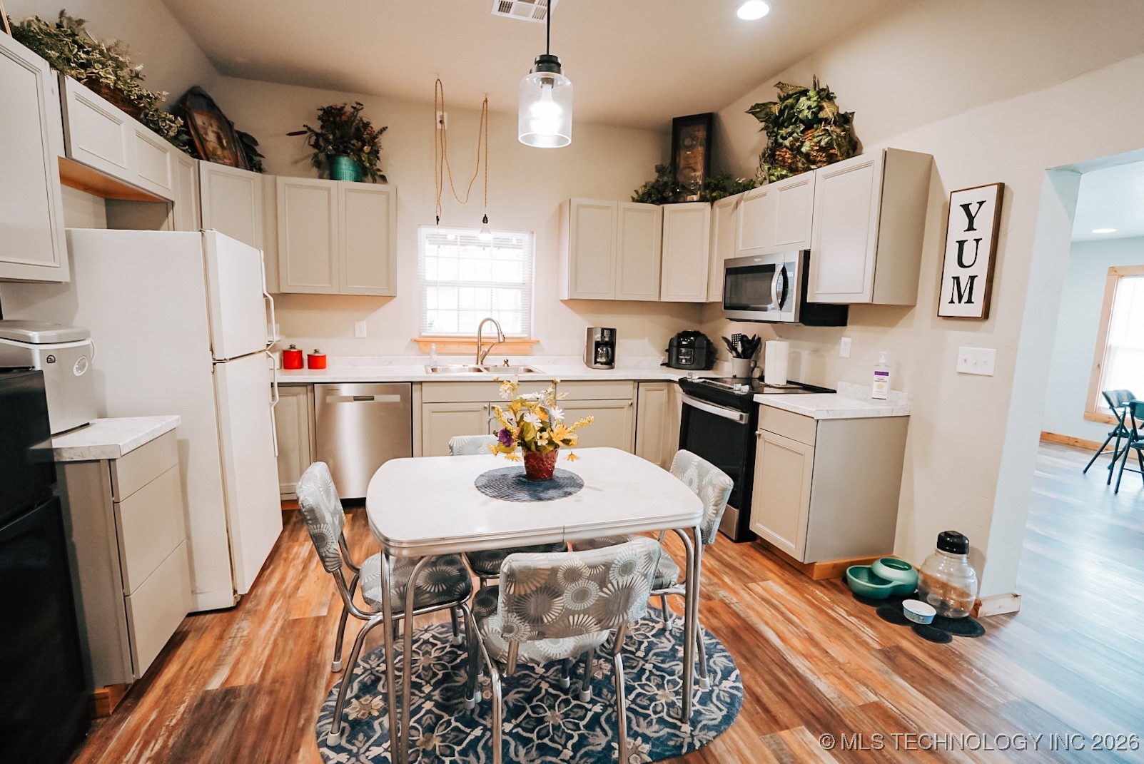 112535 S 4177 Property Photo 18