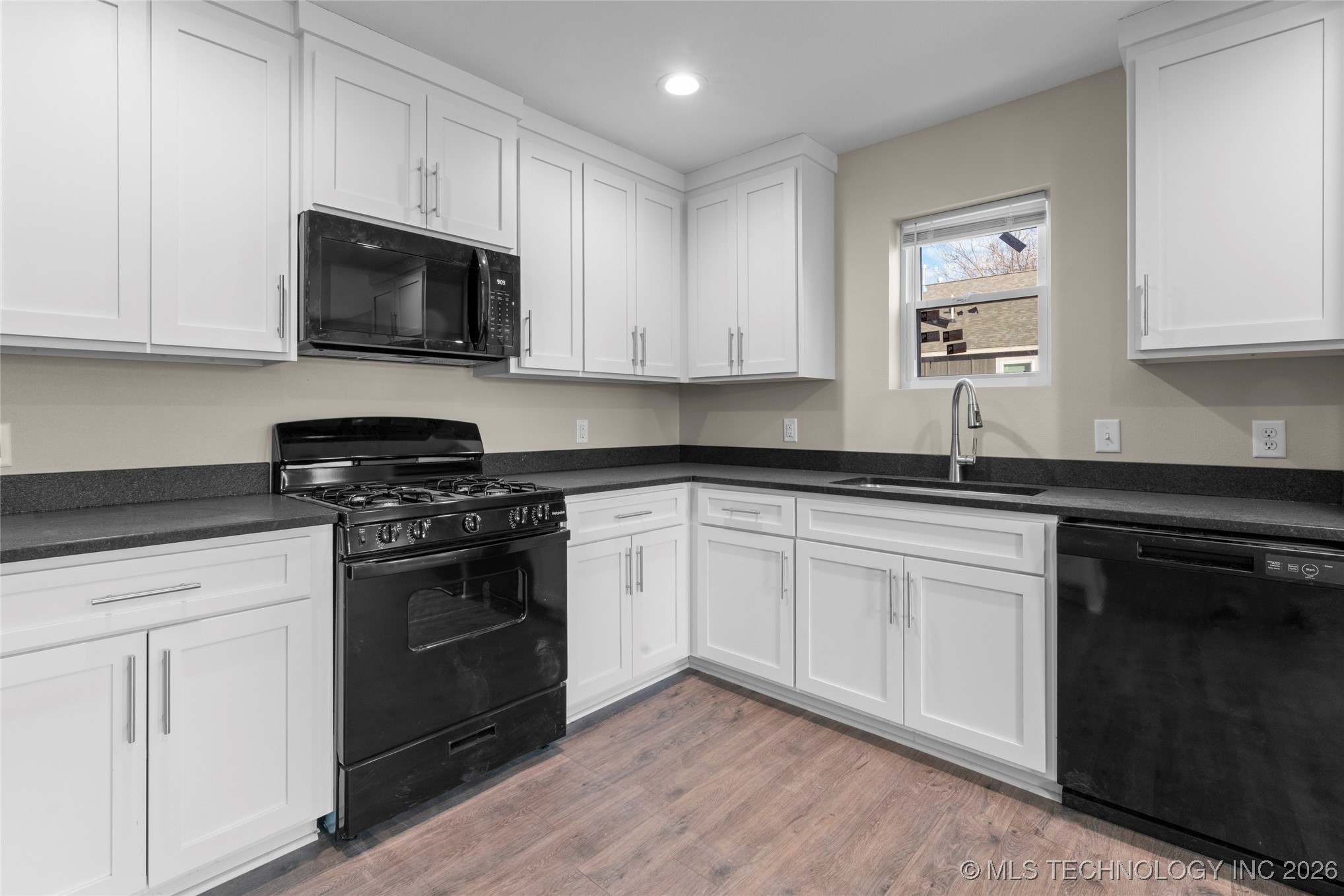 4740 S Vancouver Avenue Property Photo 5