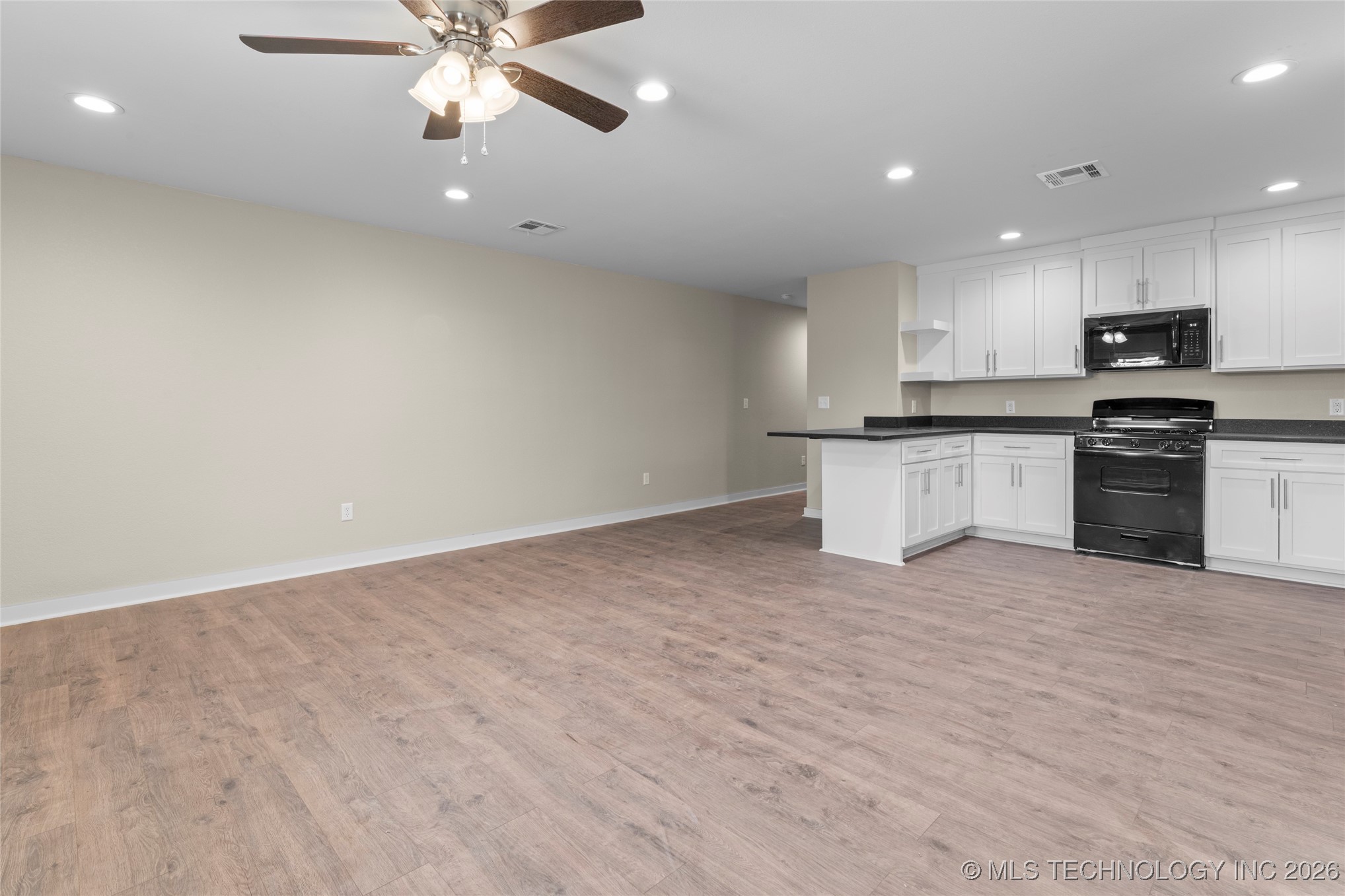 4740 S Vancouver Avenue Property Photo 8