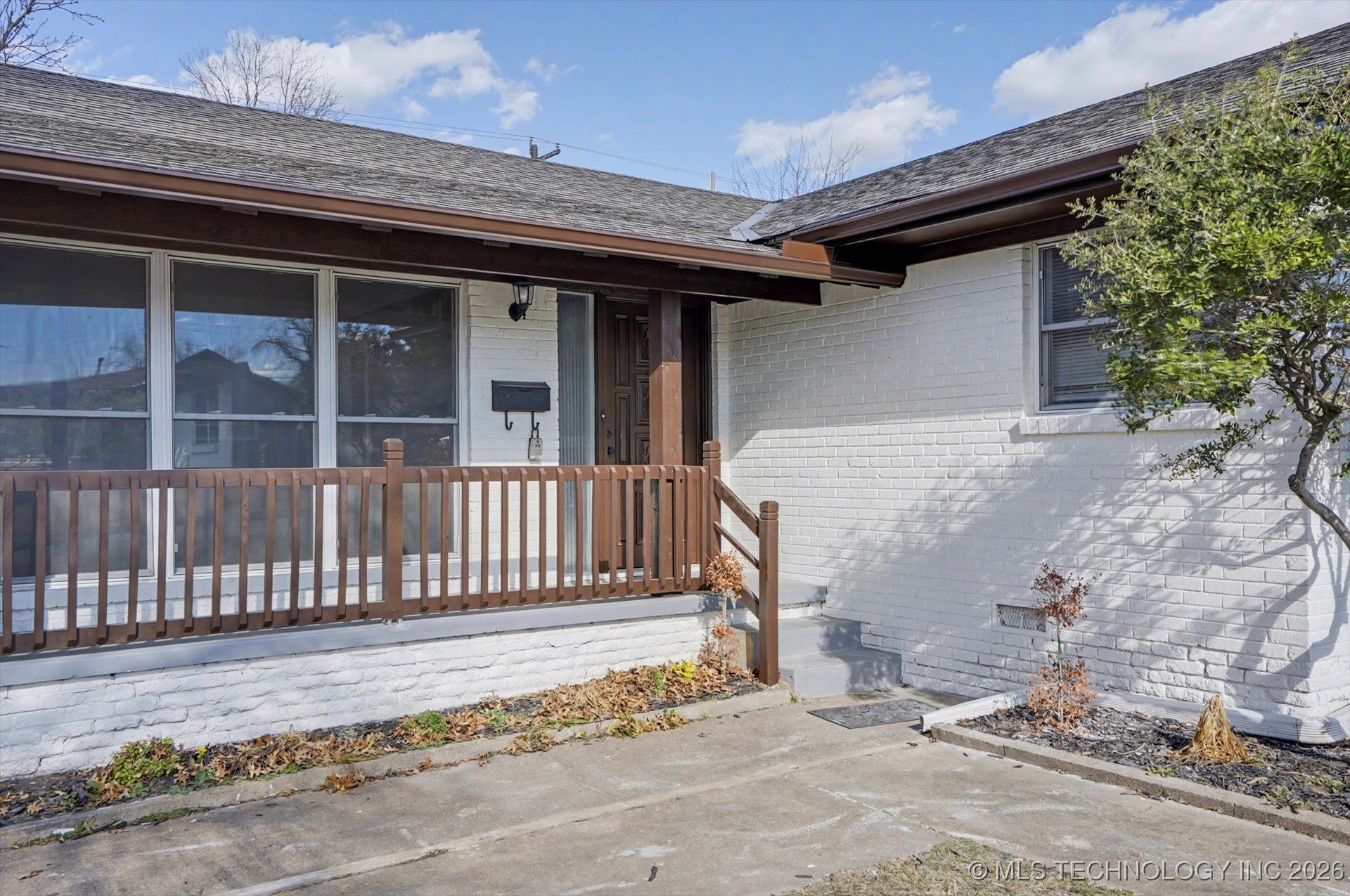 6759 E 26th Court Property Photo 4