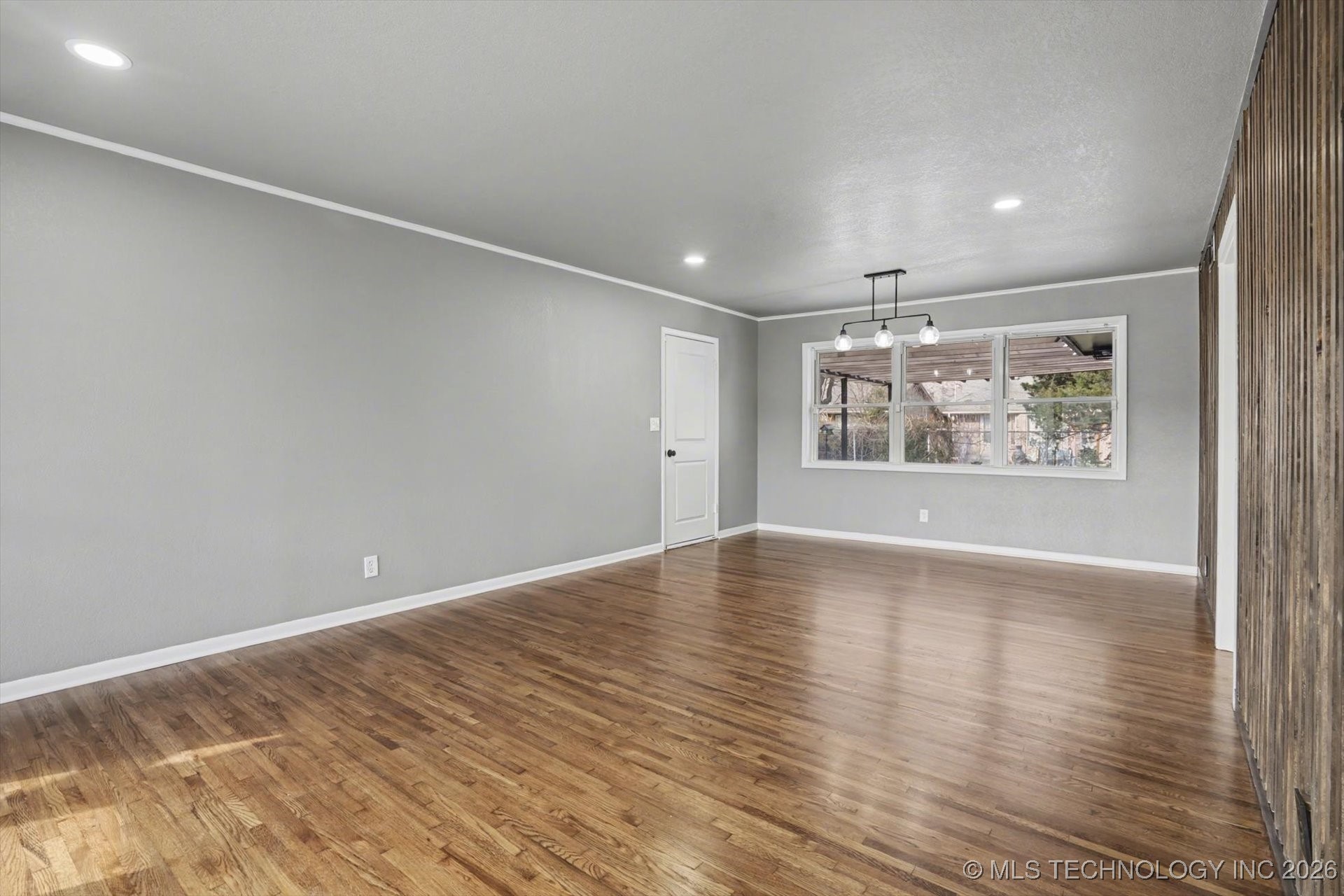 6759 E 26th Court Property Photo 5