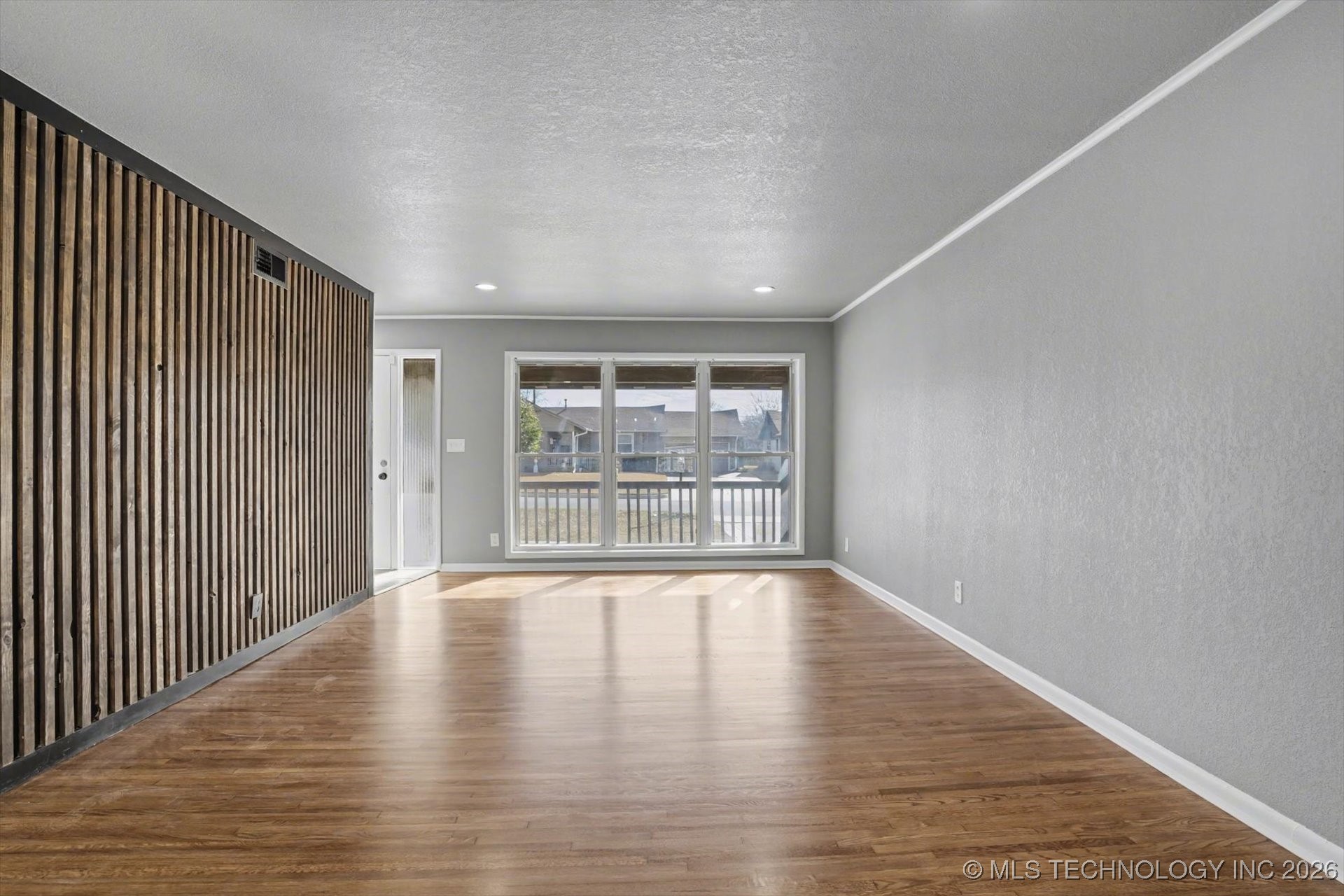 6759 E 26th Court Property Photo 7