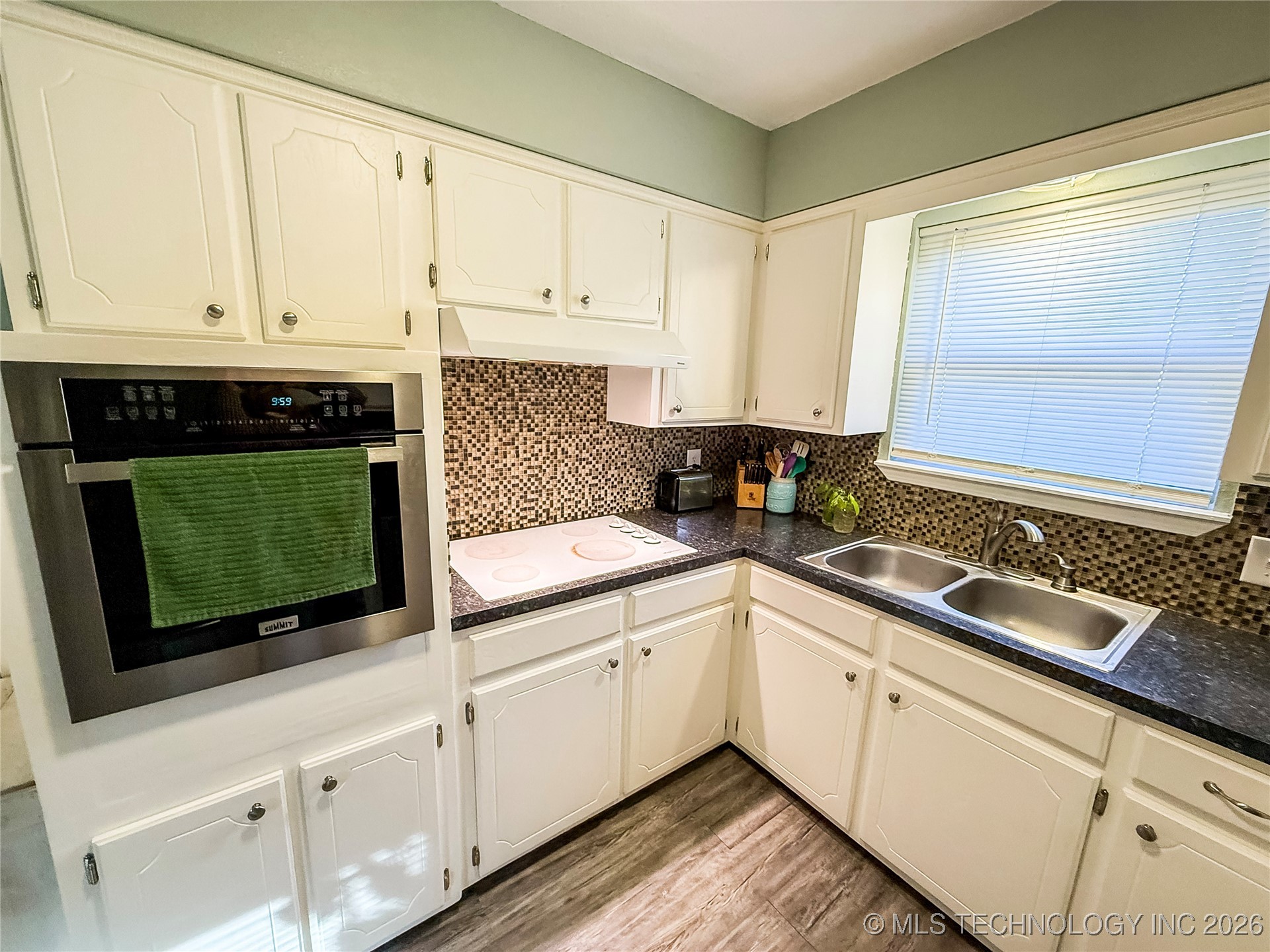 90 Barbara Property Photo 8